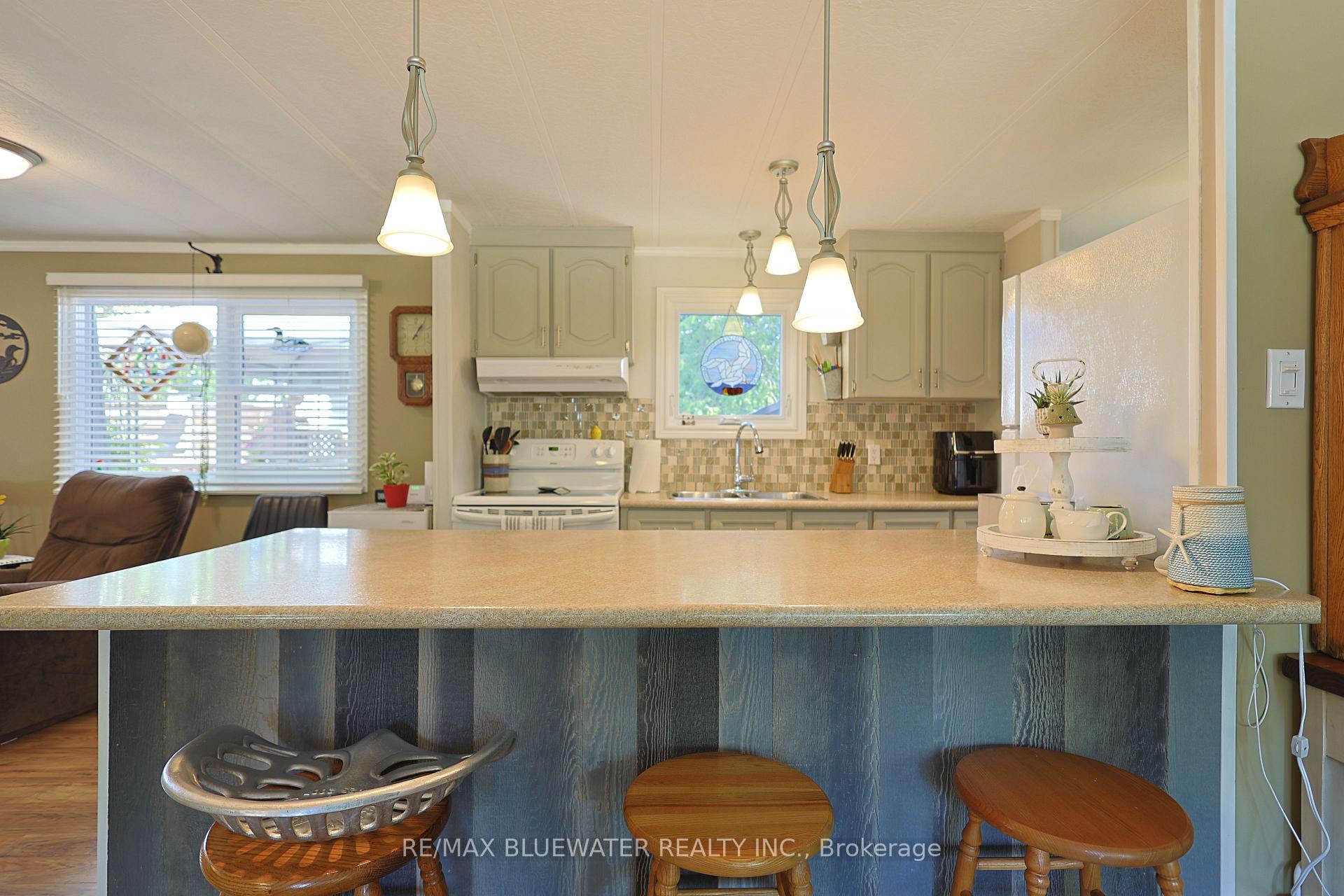 Photo 17 of 95 Shannon Boulevard, South Huron, Stephen — HOMEH
