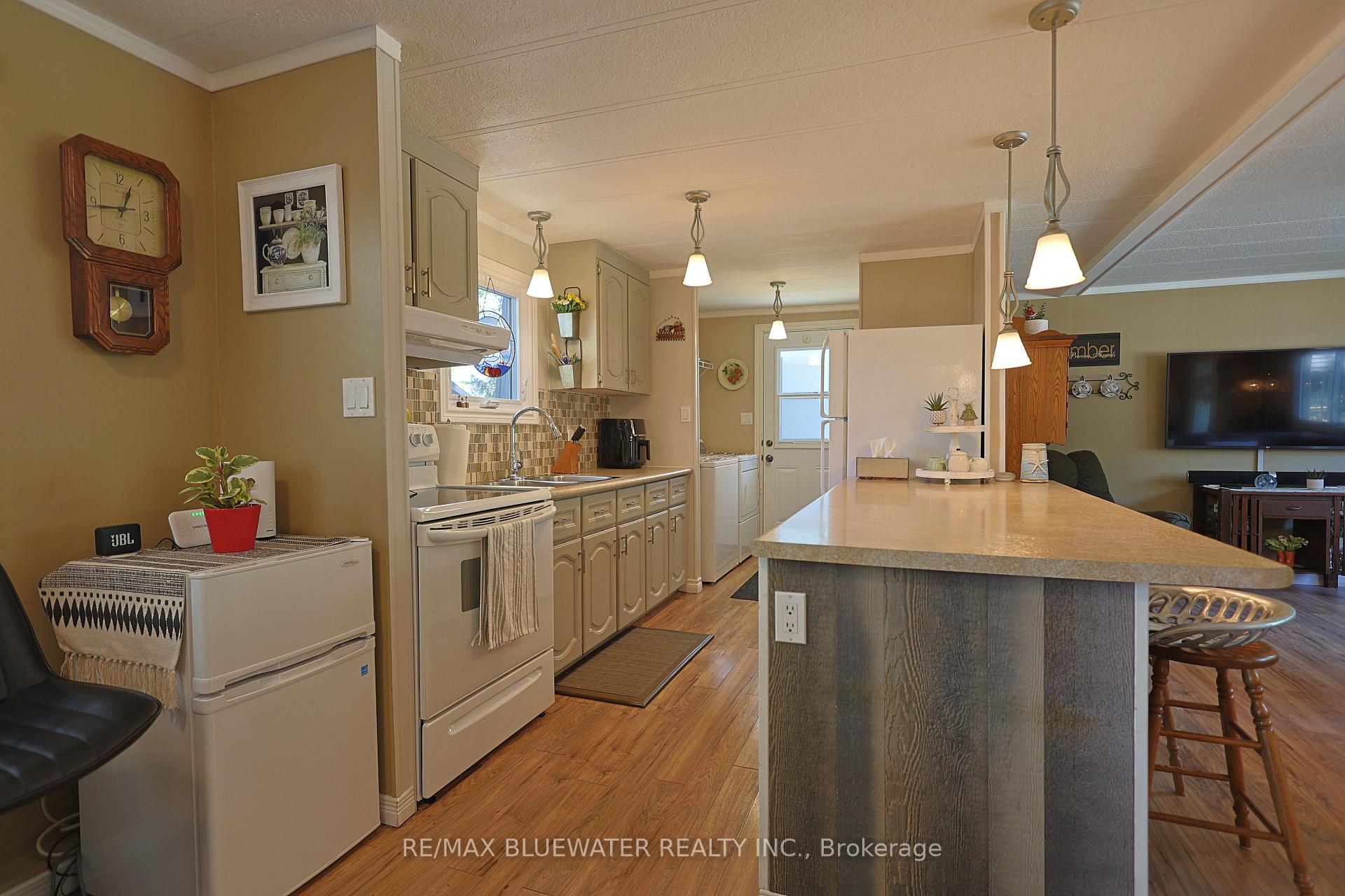 Photo 19 of 95 Shannon Boulevard, South Huron, Stephen — HOMEH
