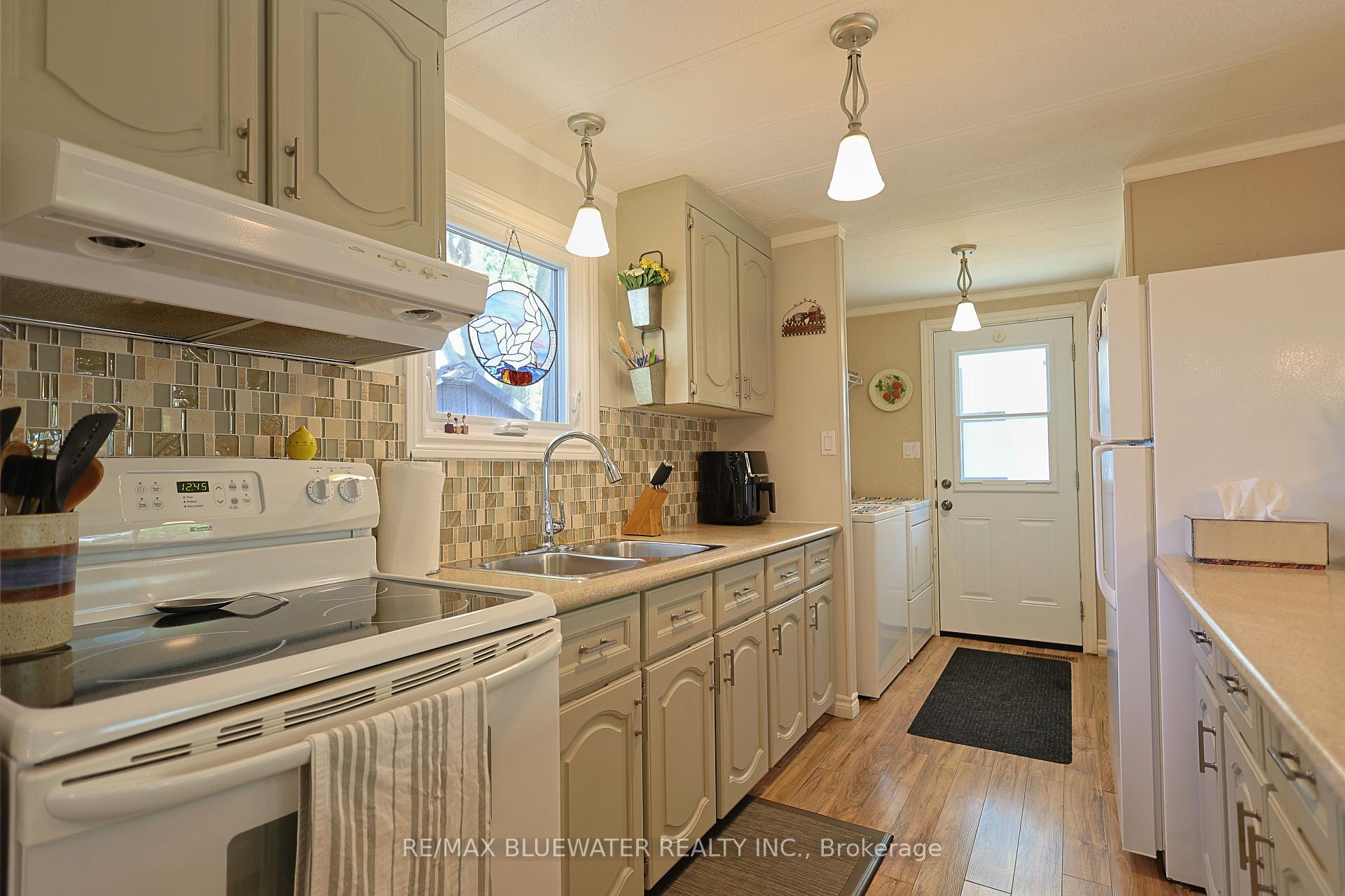 Photo 21 of 95 Shannon Boulevard, South Huron, Stephen — HOMEH