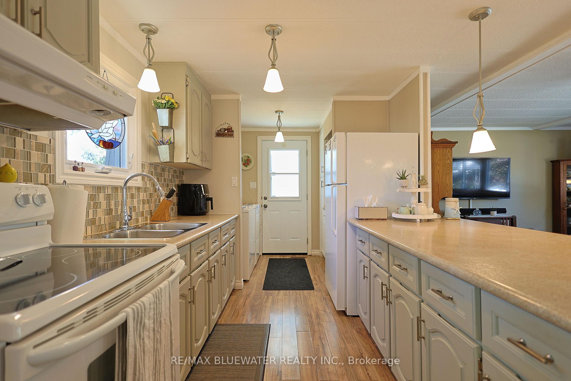 Photo 22 of 95 Shannon Boulevard, South Huron, Stephen — HOMEH