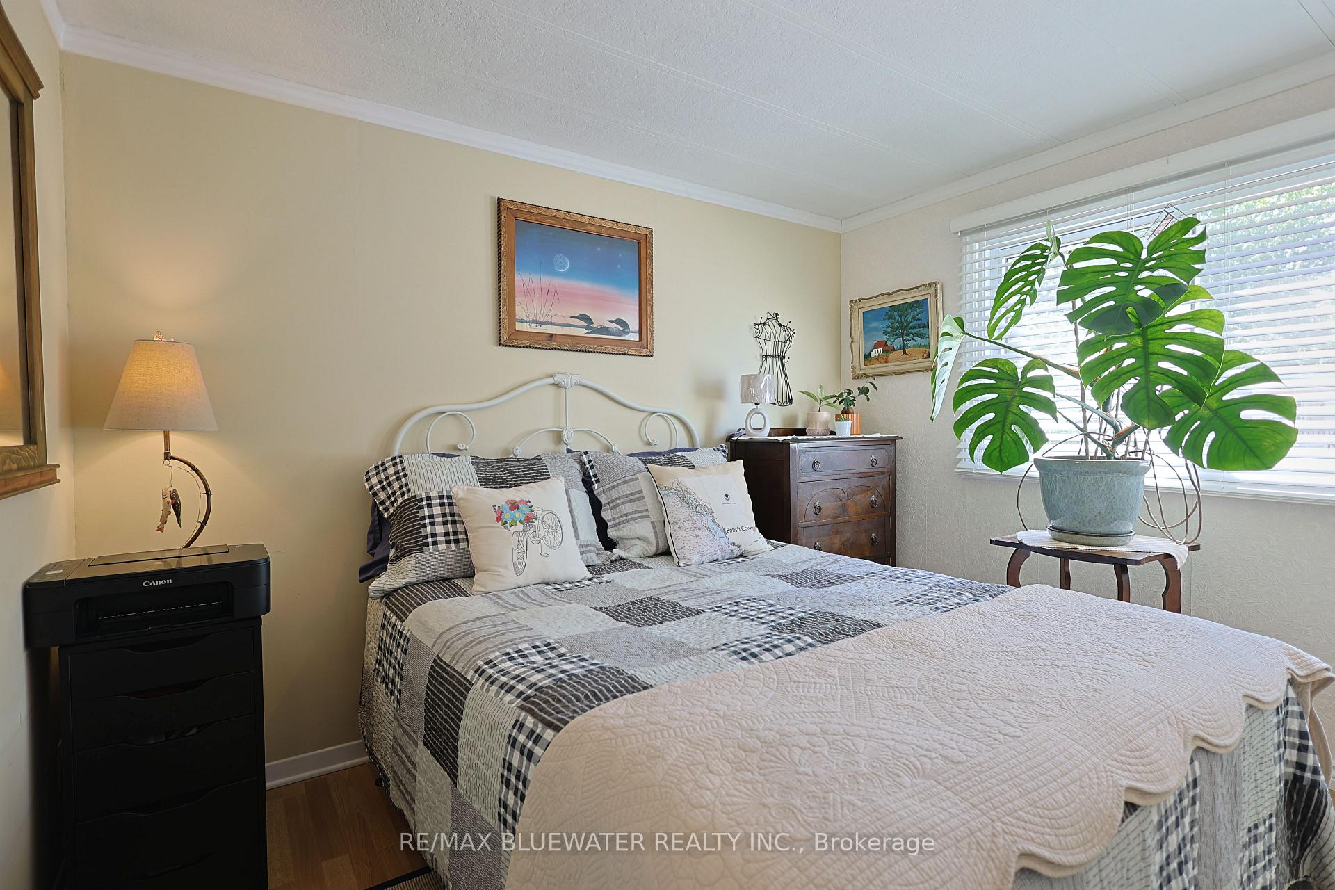 Photo 34 of 95 Shannon Boulevard, South Huron, Stephen — HOMEH