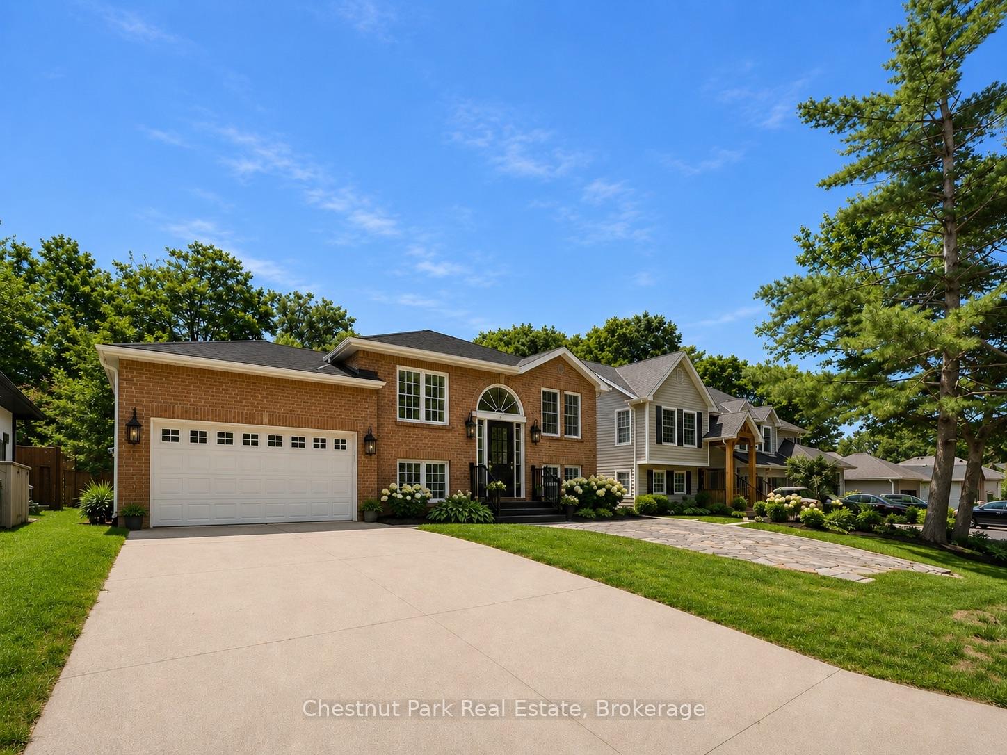 Photo 4 of 525 Lorne Street, Gravenhurst, Muskoka (S) — HOMEH