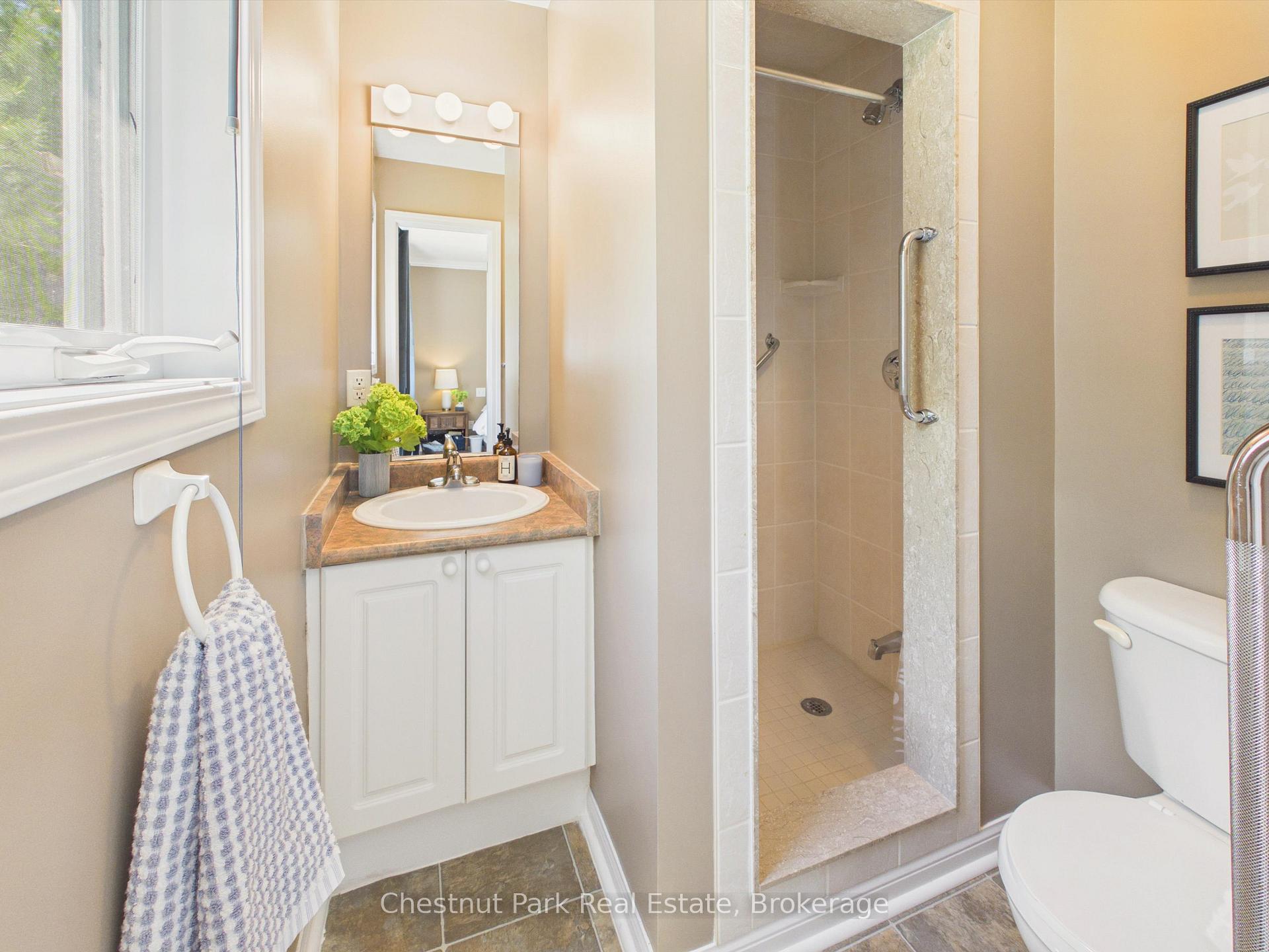 Photo 13 of 525 Lorne Street, Gravenhurst, Muskoka (S) — HOMEH