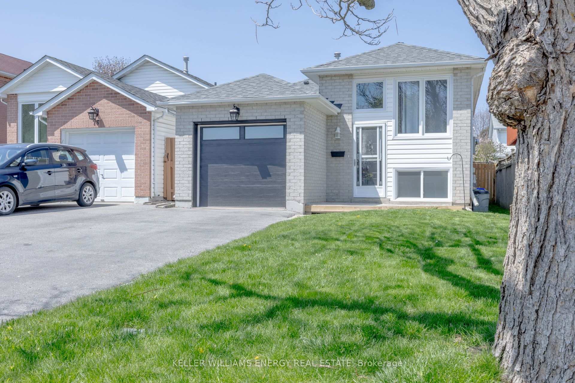 Photo 2 of 74 Trudeau Drive, Clarington, Bowmanville — HOMEH