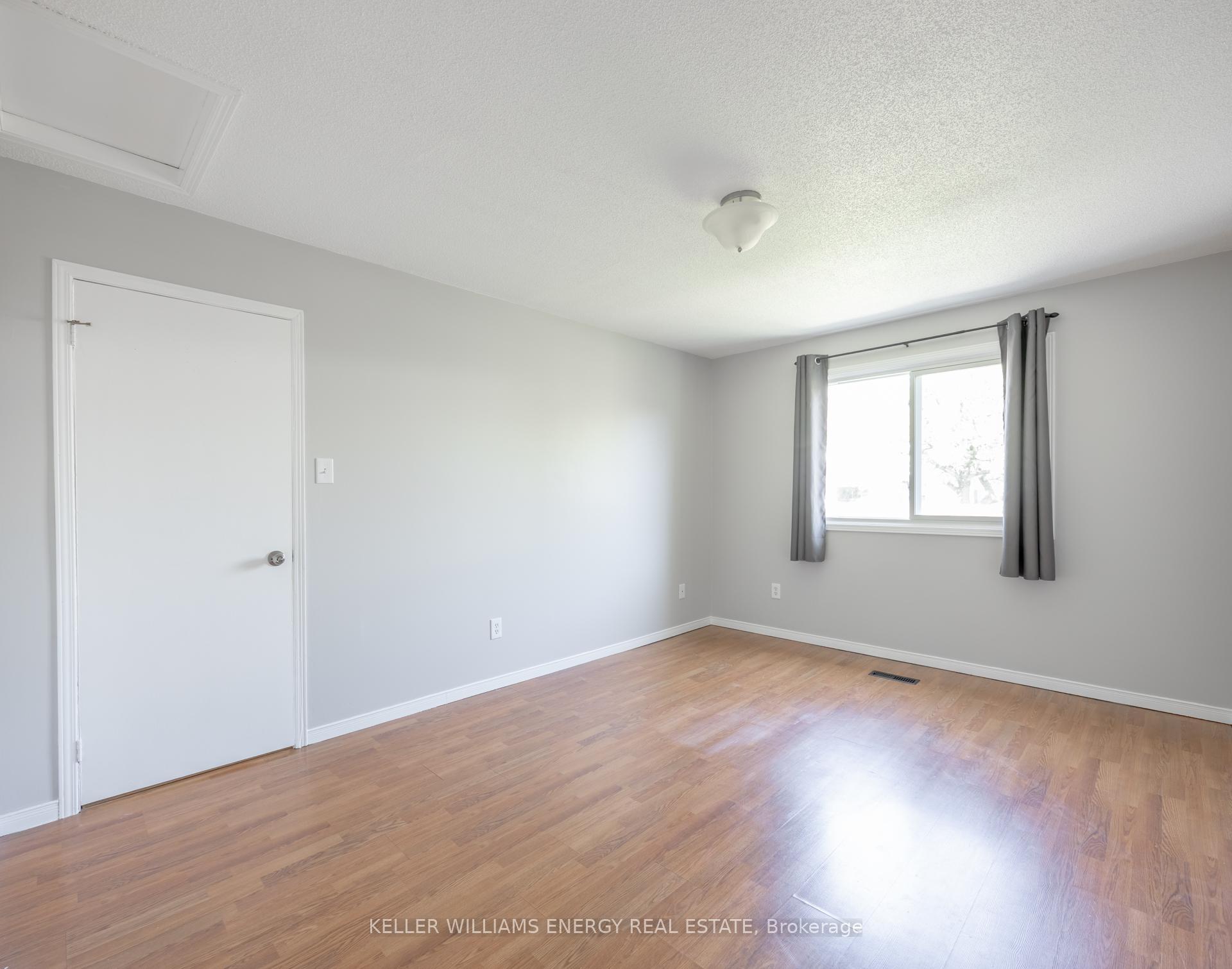 Photo 10 of 74 Trudeau Drive, Clarington, Bowmanville — HOMEH