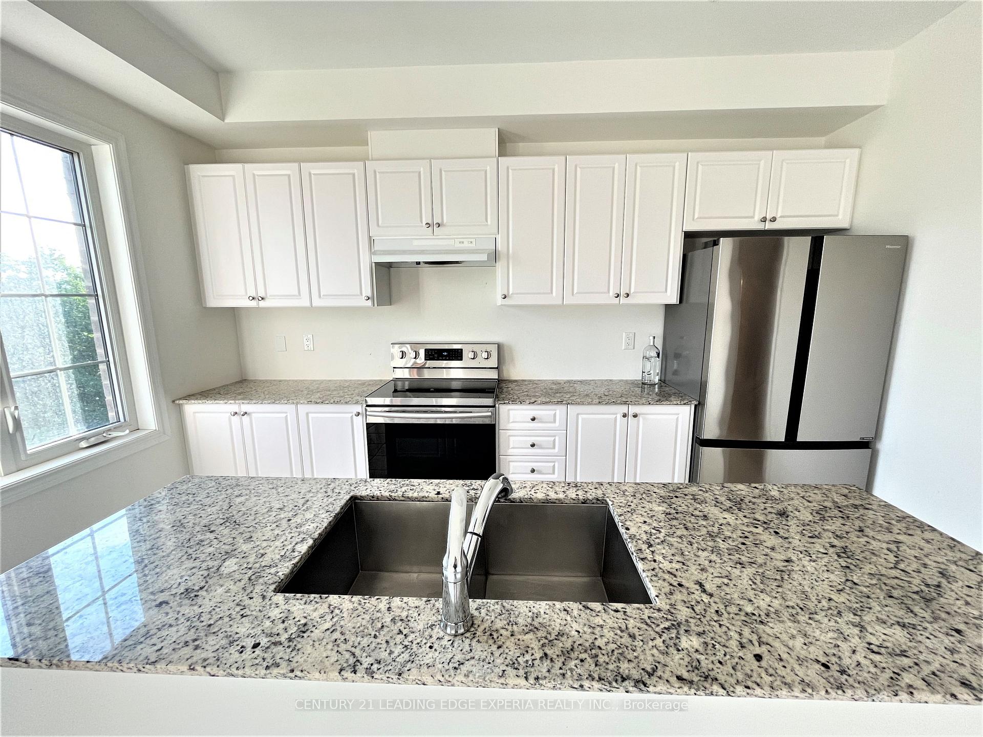Photo 5 of 12 Pomarine Way W, Brampton, Credit Valley — HOMEH