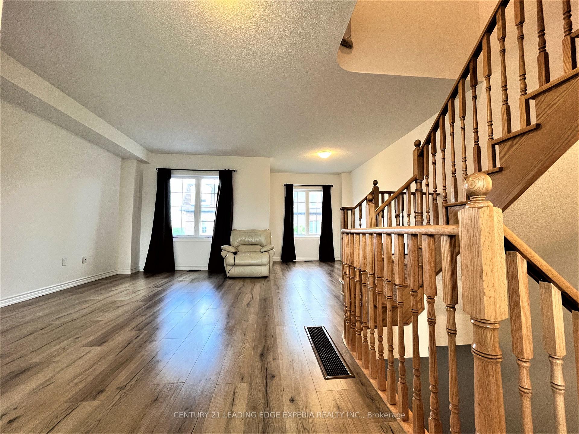 Photo 10 of 12 Pomarine Way W, Brampton, Credit Valley — HOMEH