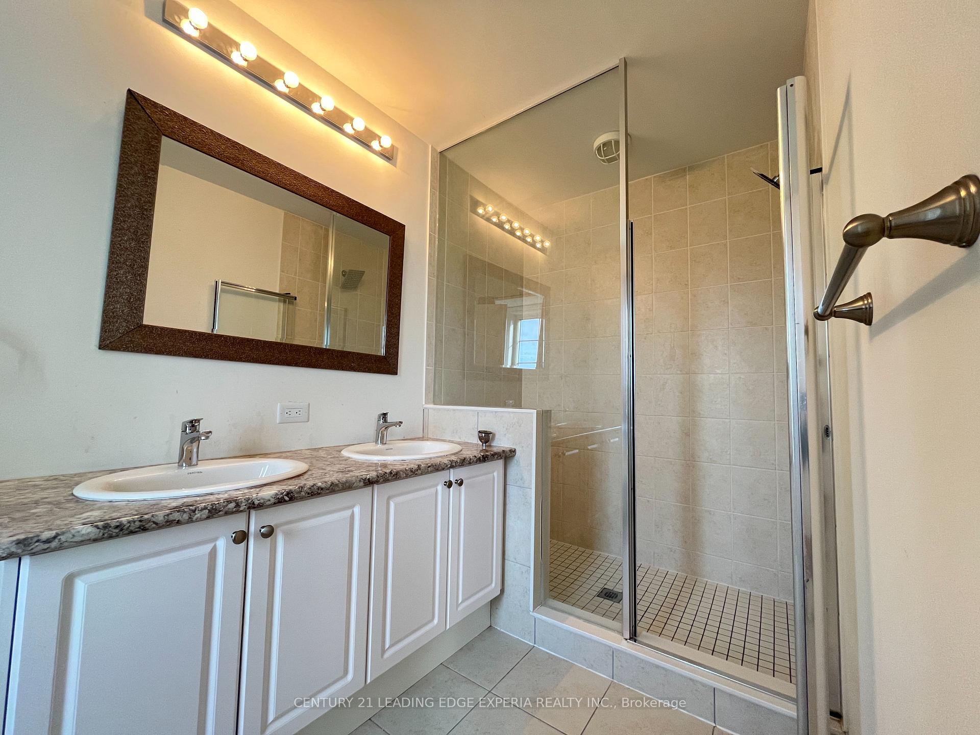 Photo 15 of 12 Pomarine Way W, Brampton, Credit Valley — HOMEH