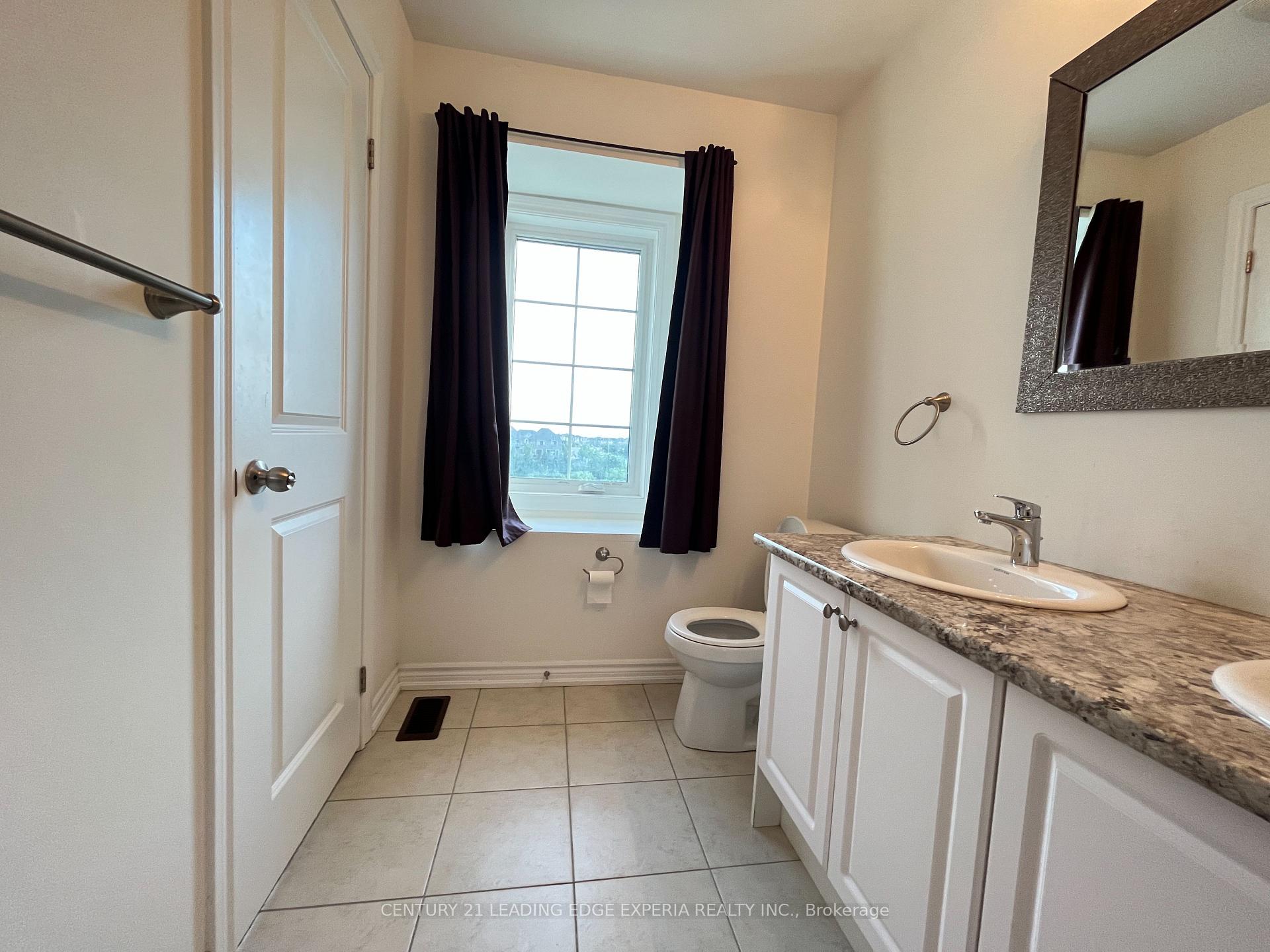 Photo 16 of 12 Pomarine Way W, Brampton, Credit Valley — HOMEH