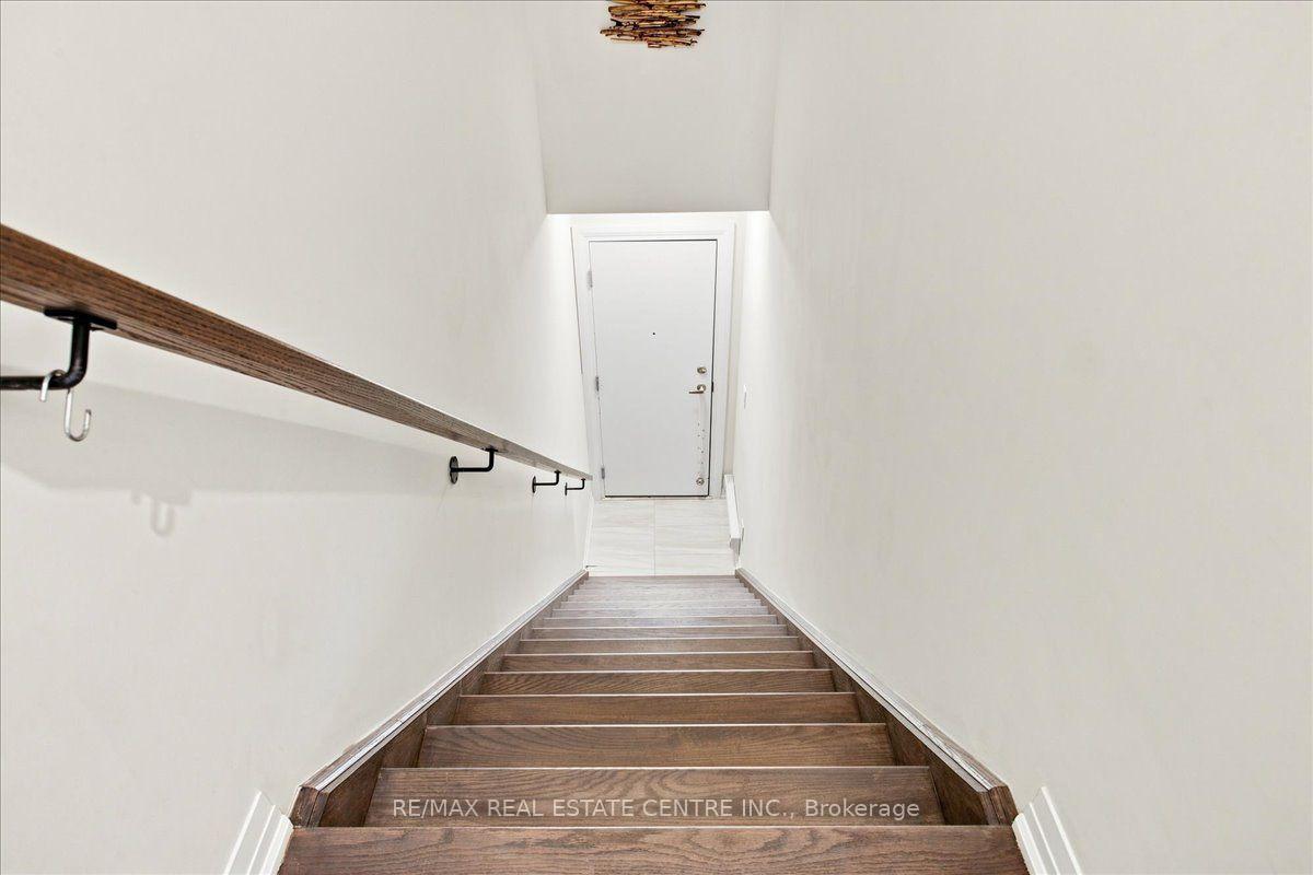 Photo 2 of Unit 103, 1597 Rose Way, Milton, Cobban — HOMEH