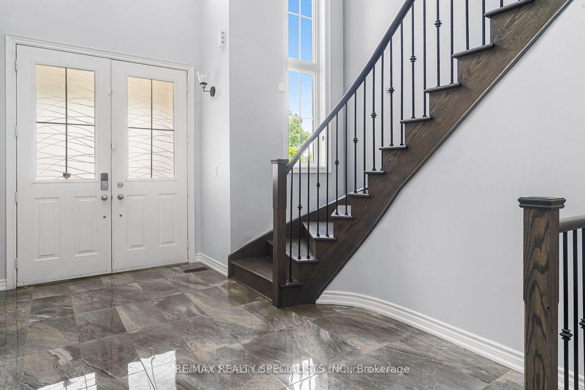 Photo 3 of 22 Gainsford Road, Brampton, Credit Valley — HOMEH