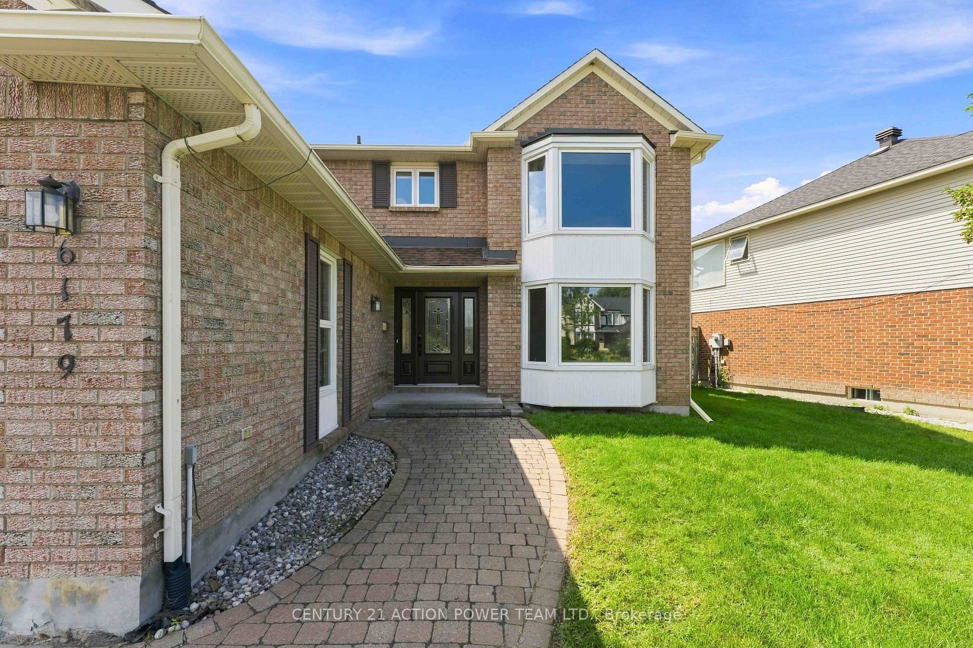 Photo 3 of 6179 Voyageur Drive, Ottawa, Convent Glen — HOMEH