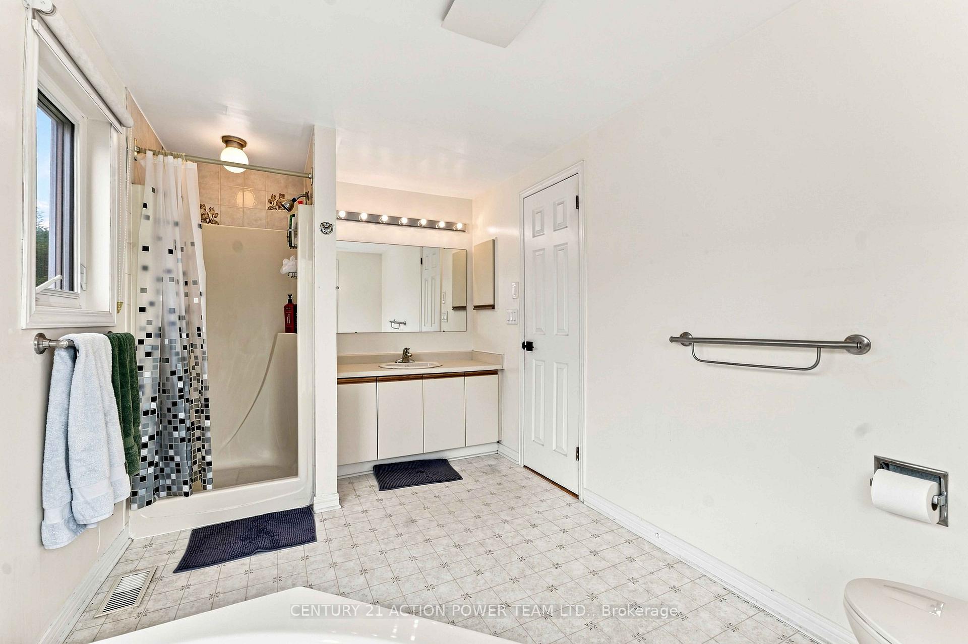 Photo 30 of 6179 Voyageur Drive, Ottawa, Convent Glen — HOMEH