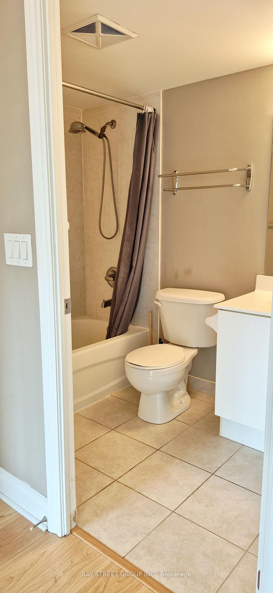 Photo 6 of Unit 812, 30 Clegg Road, Markham, Unionville — HOMEH