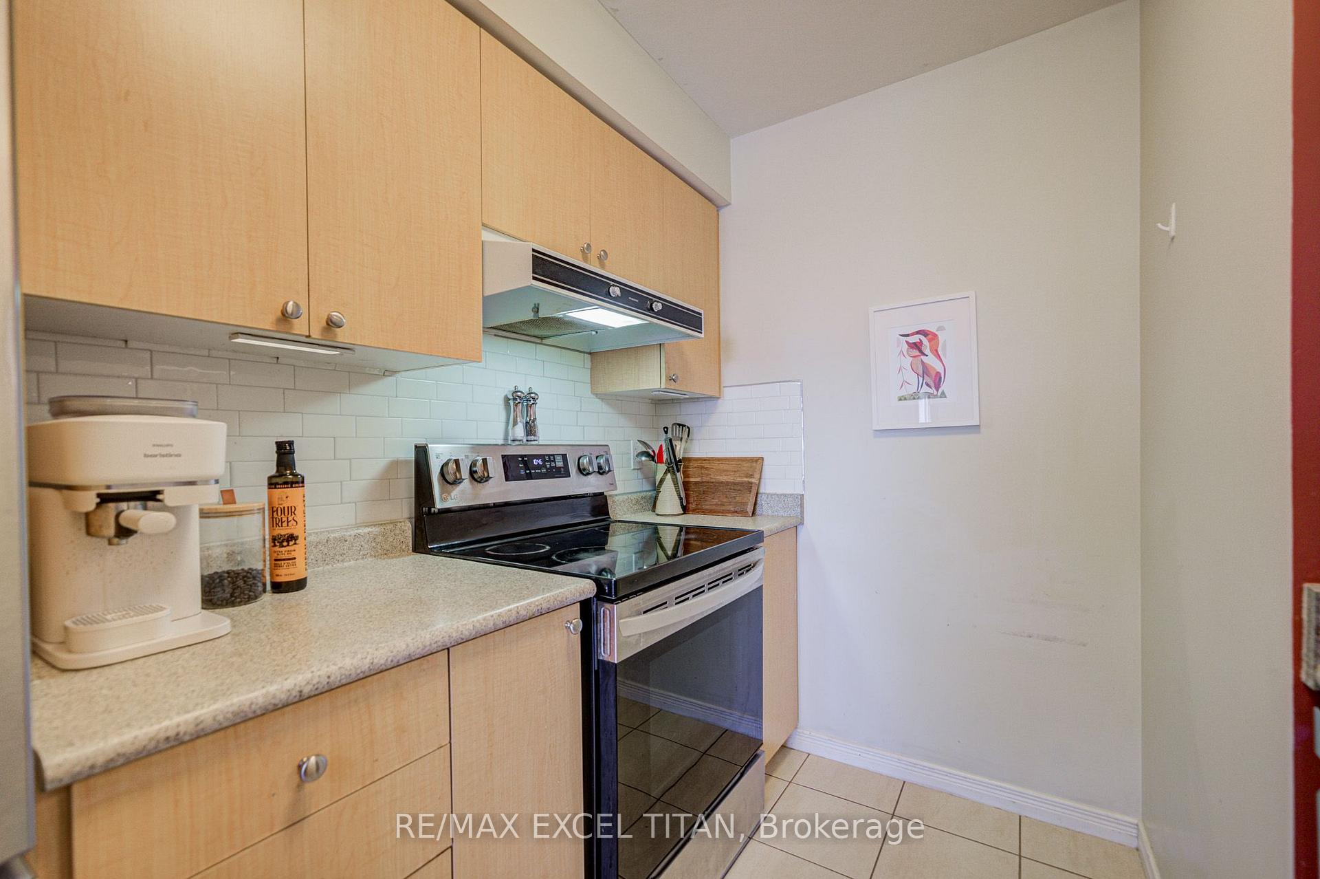 Photo 13 of Unit 1132, 60 Heintzman Street, Toronto, Junction Area — HOMEH