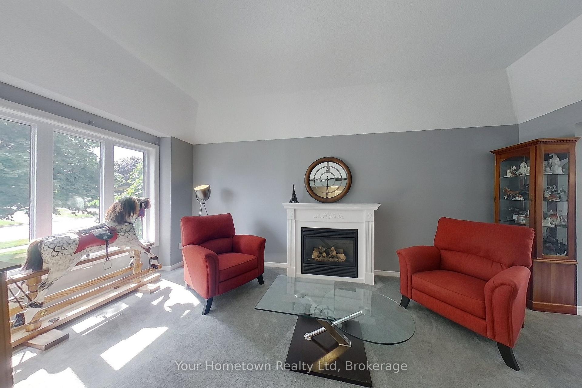 Photo 5 of 428 Flannery Drive, Centre Wellington, Fergus — HOMEH