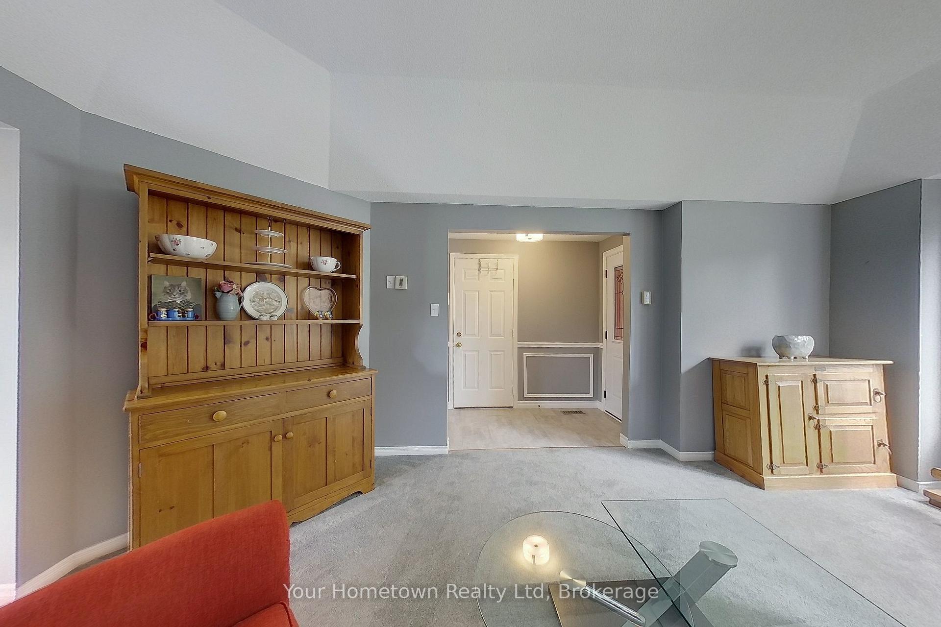 Photo 8 of 428 Flannery Drive, Centre Wellington, Fergus — HOMEH