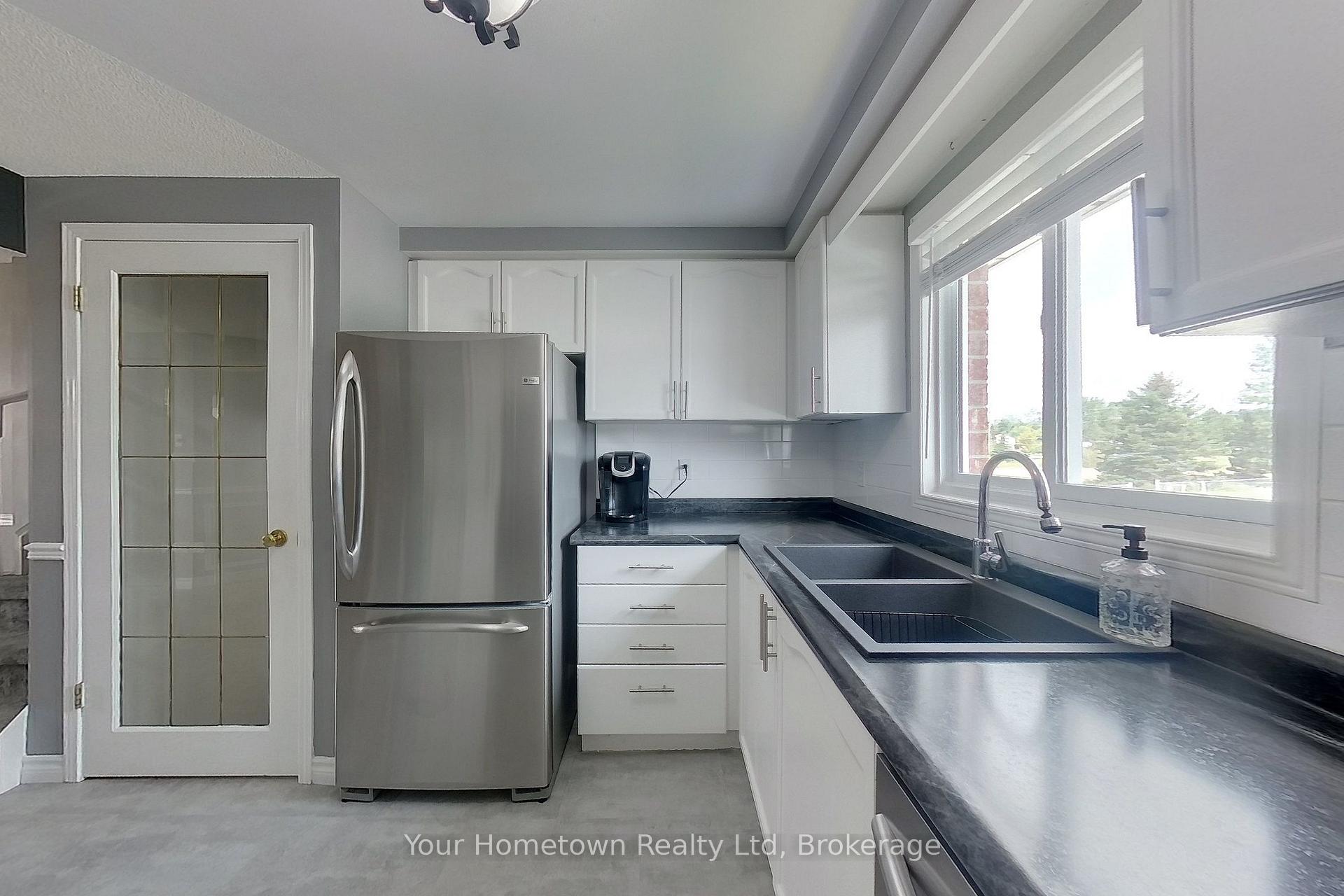 Photo 11 of 428 Flannery Drive, Centre Wellington, Fergus — HOMEH