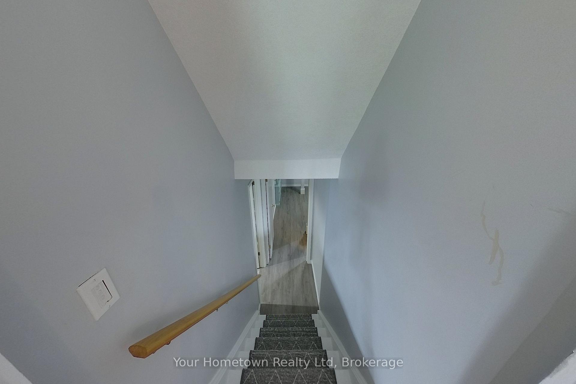 Photo 35 of 428 Flannery Drive, Centre Wellington, Fergus — HOMEH