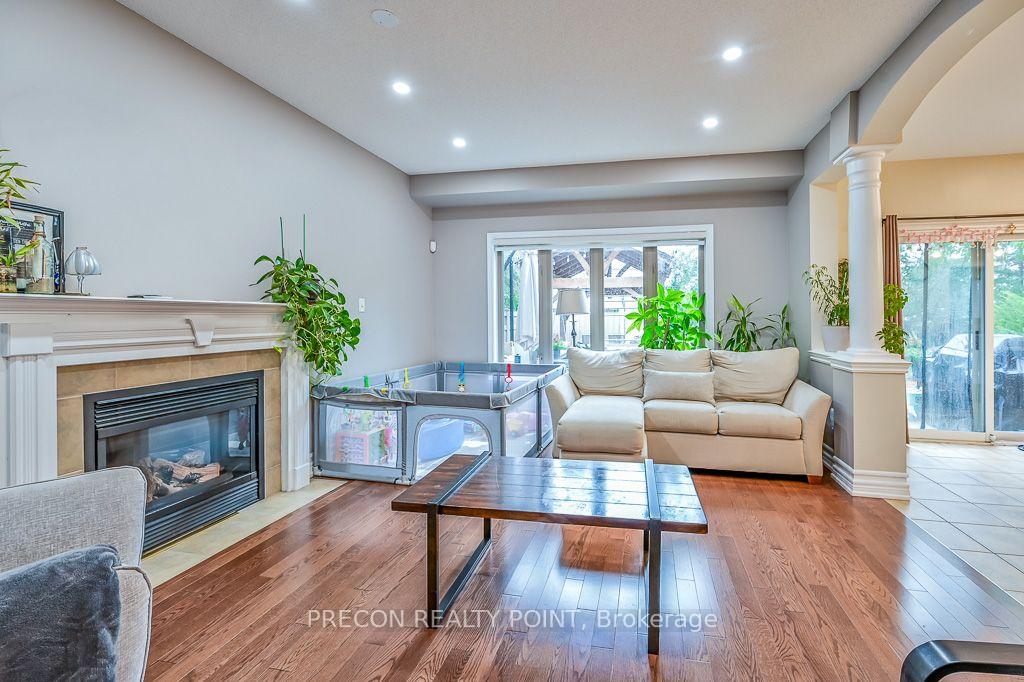 Photo 13 of 67 Jeffrey Drive, Hamilton, Ancaster — HOMEH