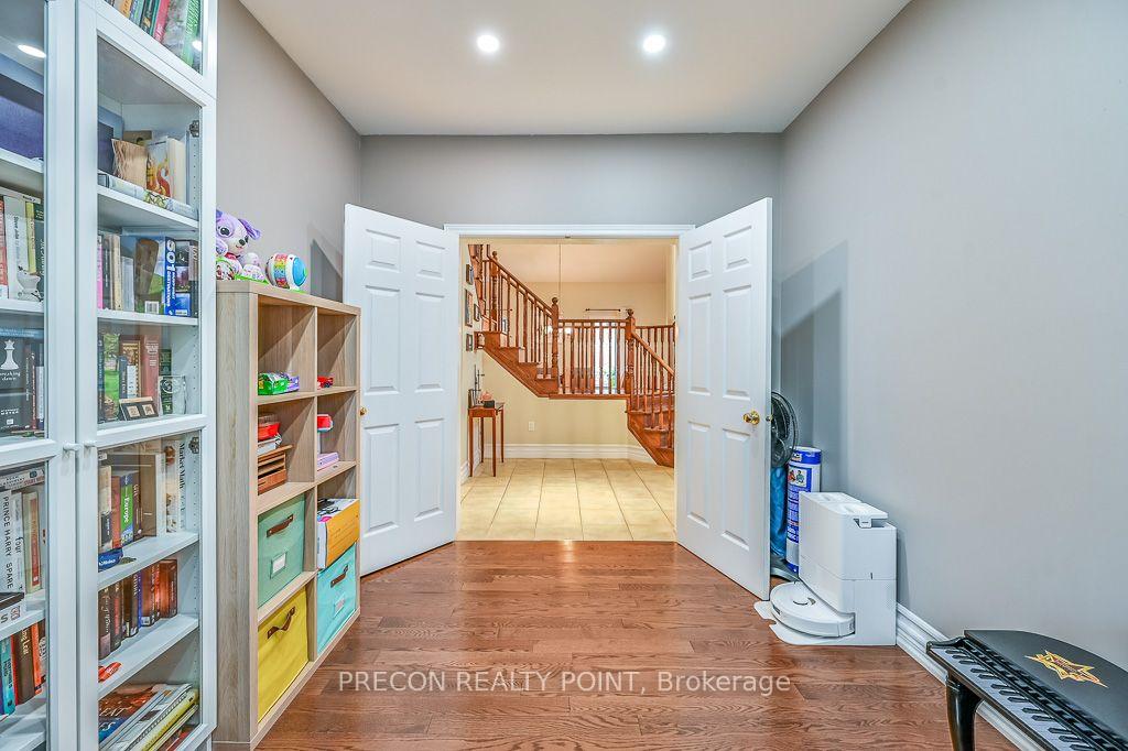 Photo 22 of 67 Jeffrey Drive, Hamilton, Ancaster — HOMEH