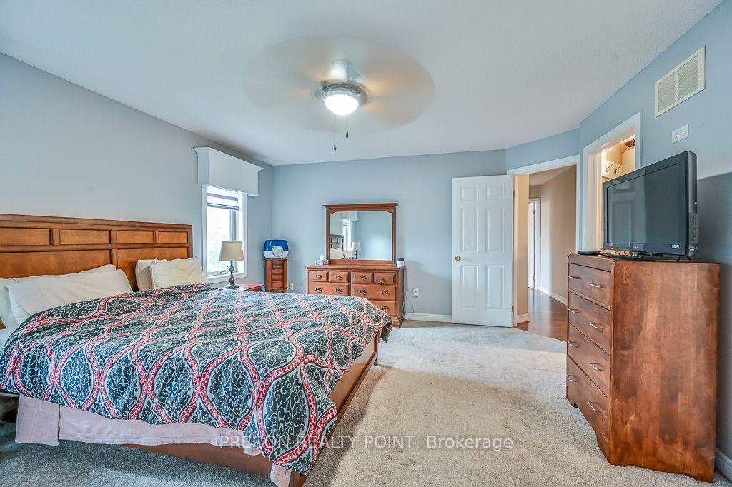 Photo 23 of 67 Jeffrey Drive, Hamilton, Ancaster — HOMEH
