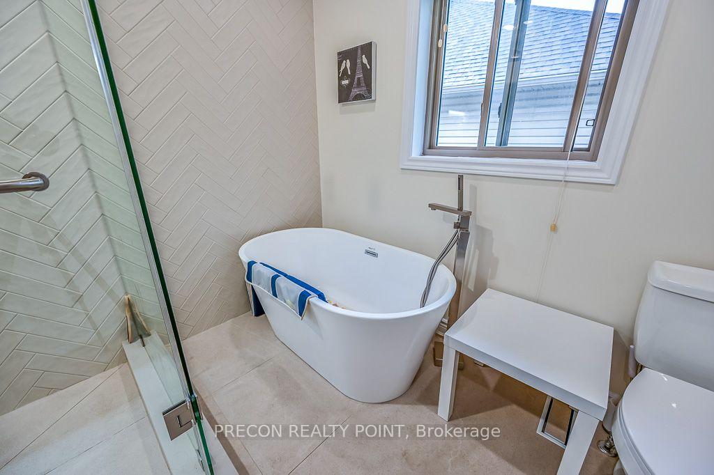 Photo 26 of 67 Jeffrey Drive, Hamilton, Ancaster — HOMEH