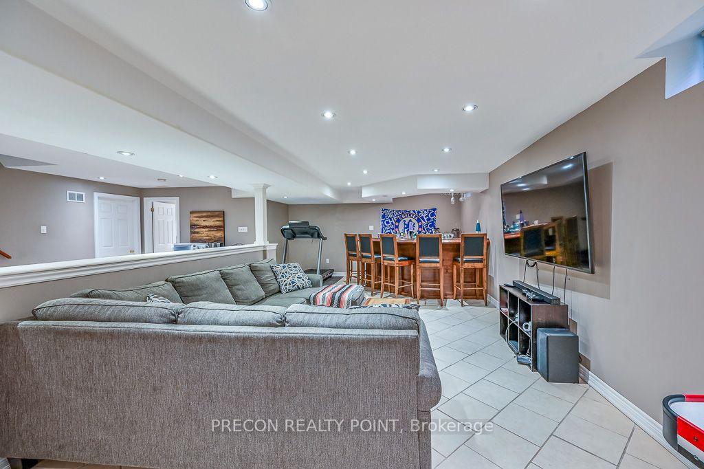 Photo 35 of 67 Jeffrey Drive, Hamilton, Ancaster — HOMEH