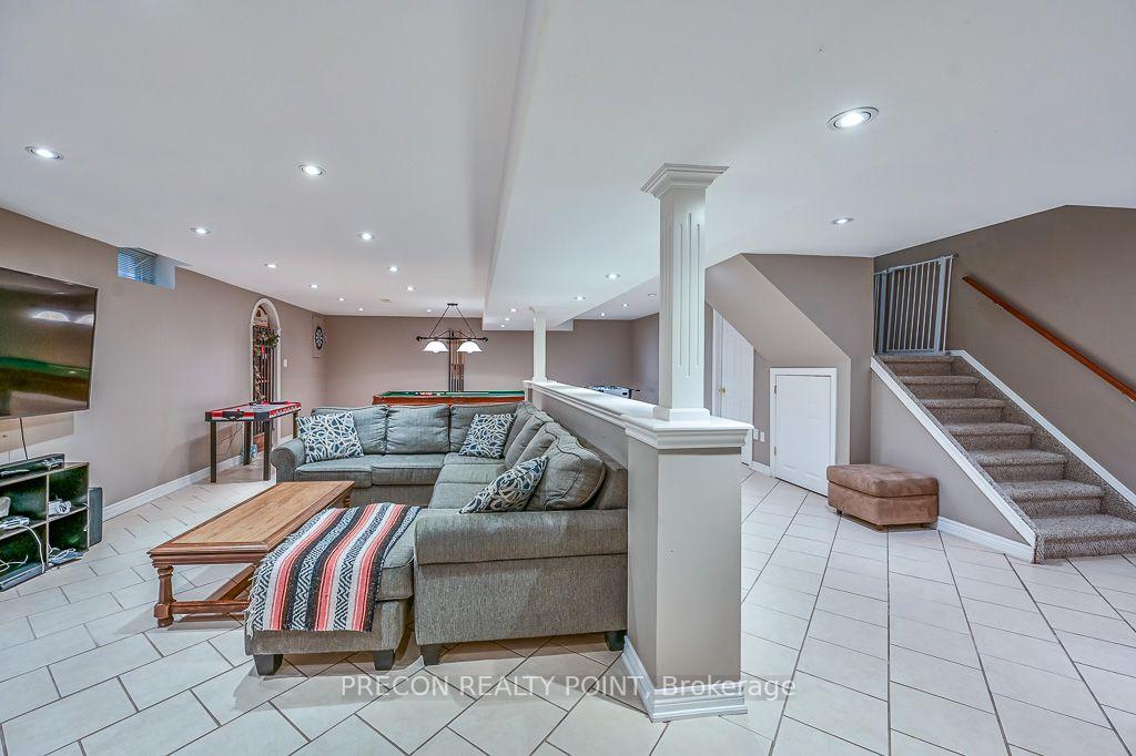 Photo 39 of 67 Jeffrey Drive, Hamilton, Ancaster — HOMEH