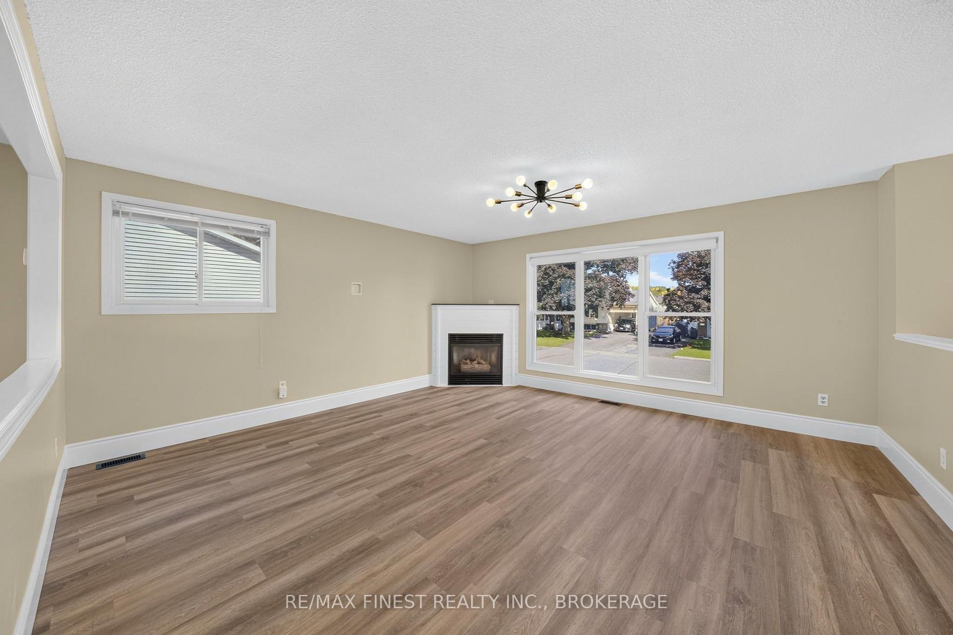 Photo 9 of 811 Cunningham Crescent, Brockville, Brockville — HOMEH