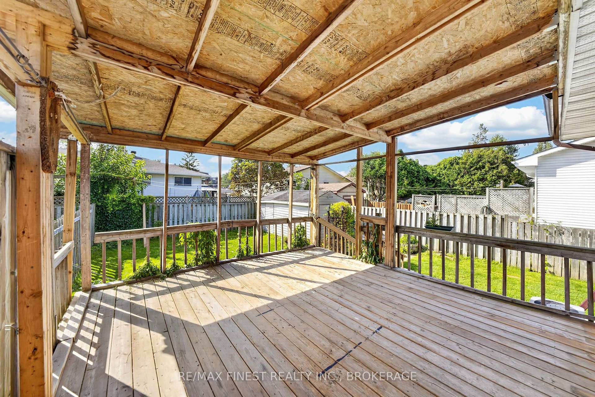 Photo 27 of 811 Cunningham Crescent, Brockville, Brockville — HOMEH