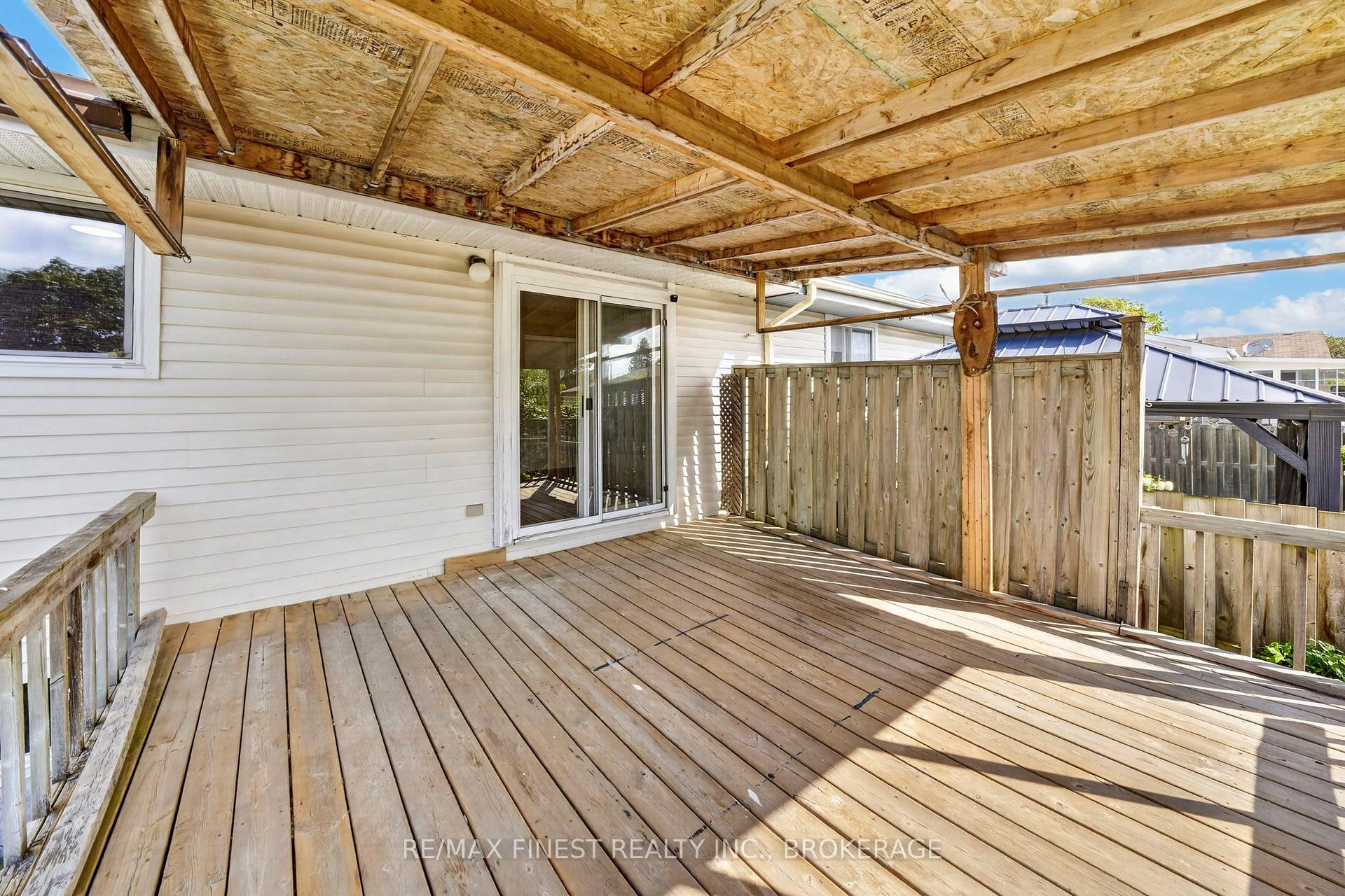 Photo 29 of 811 Cunningham Crescent, Brockville, Brockville — HOMEH