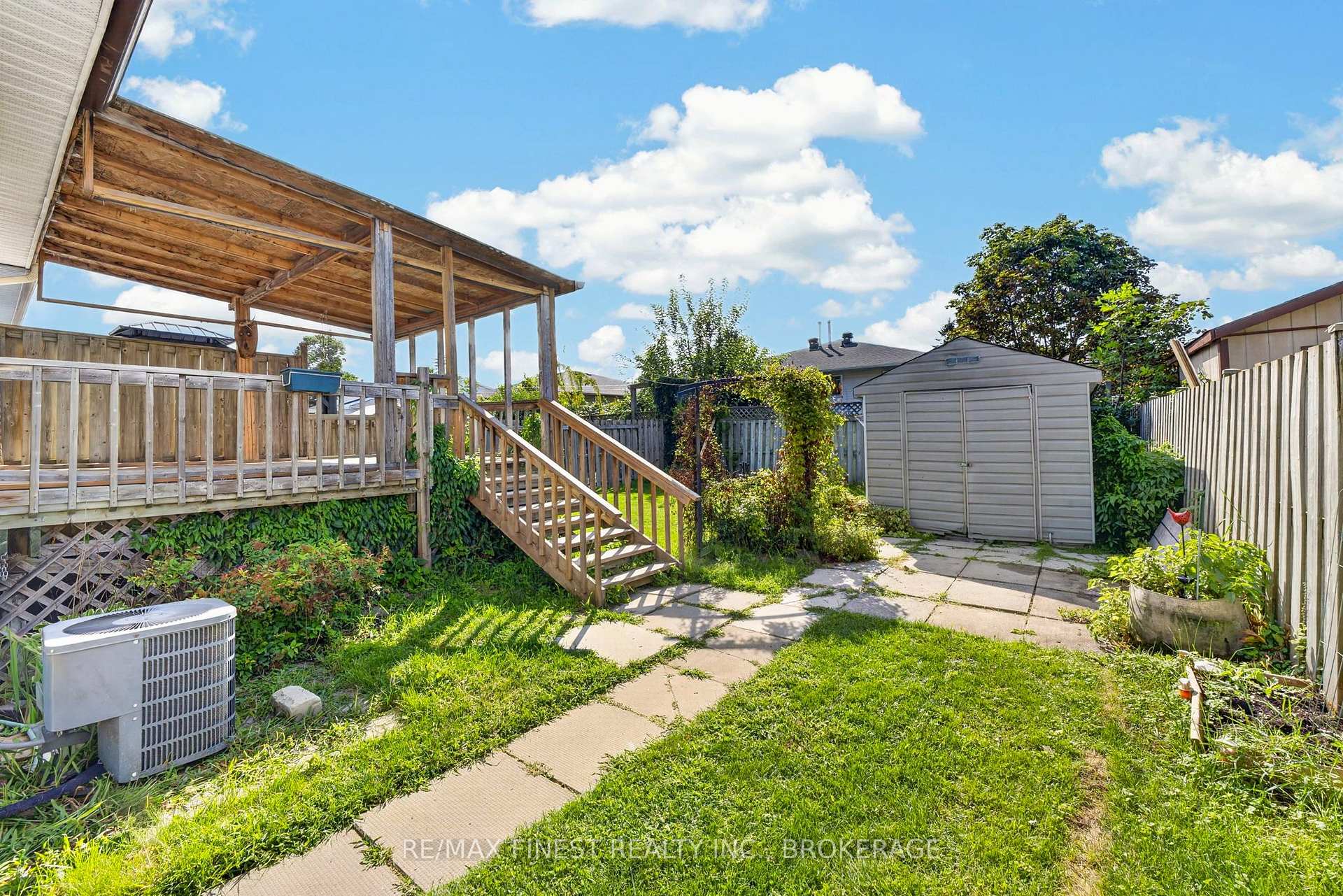 Photo 30 of 811 Cunningham Crescent, Brockville, Brockville — HOMEH