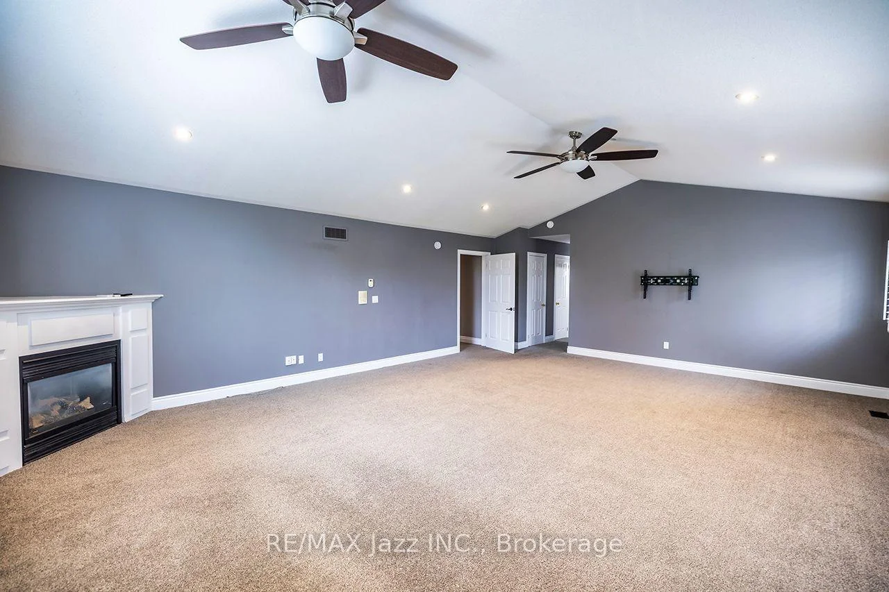 Photo 32 of 99 Hurd Street, Oshawa, Raglan — HOMEH