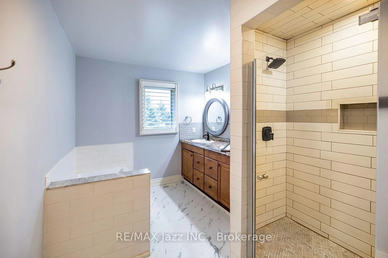 Photo 35 of 99 Hurd Street, Oshawa, Raglan — HOMEH