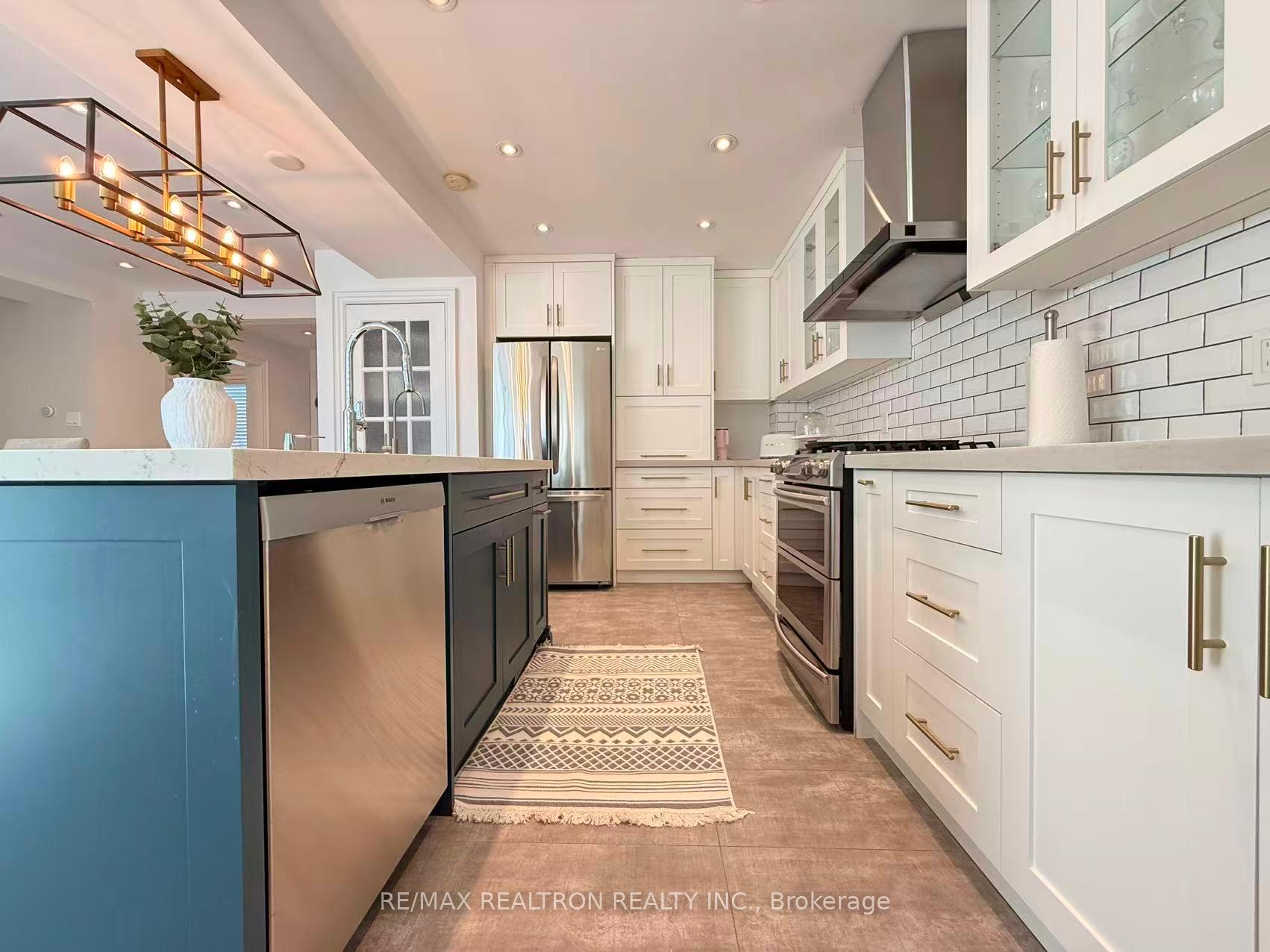 Photo 13 of 213 Roseheath Drive, Vaughan, Maple — HOMEH