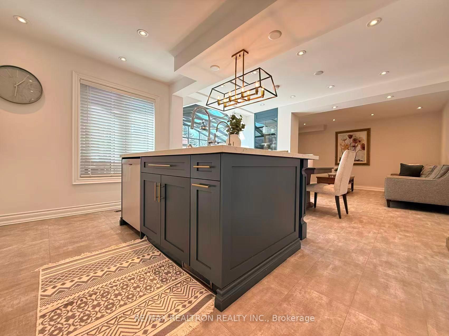 Photo 15 of 213 Roseheath Drive, Vaughan, Maple — HOMEH