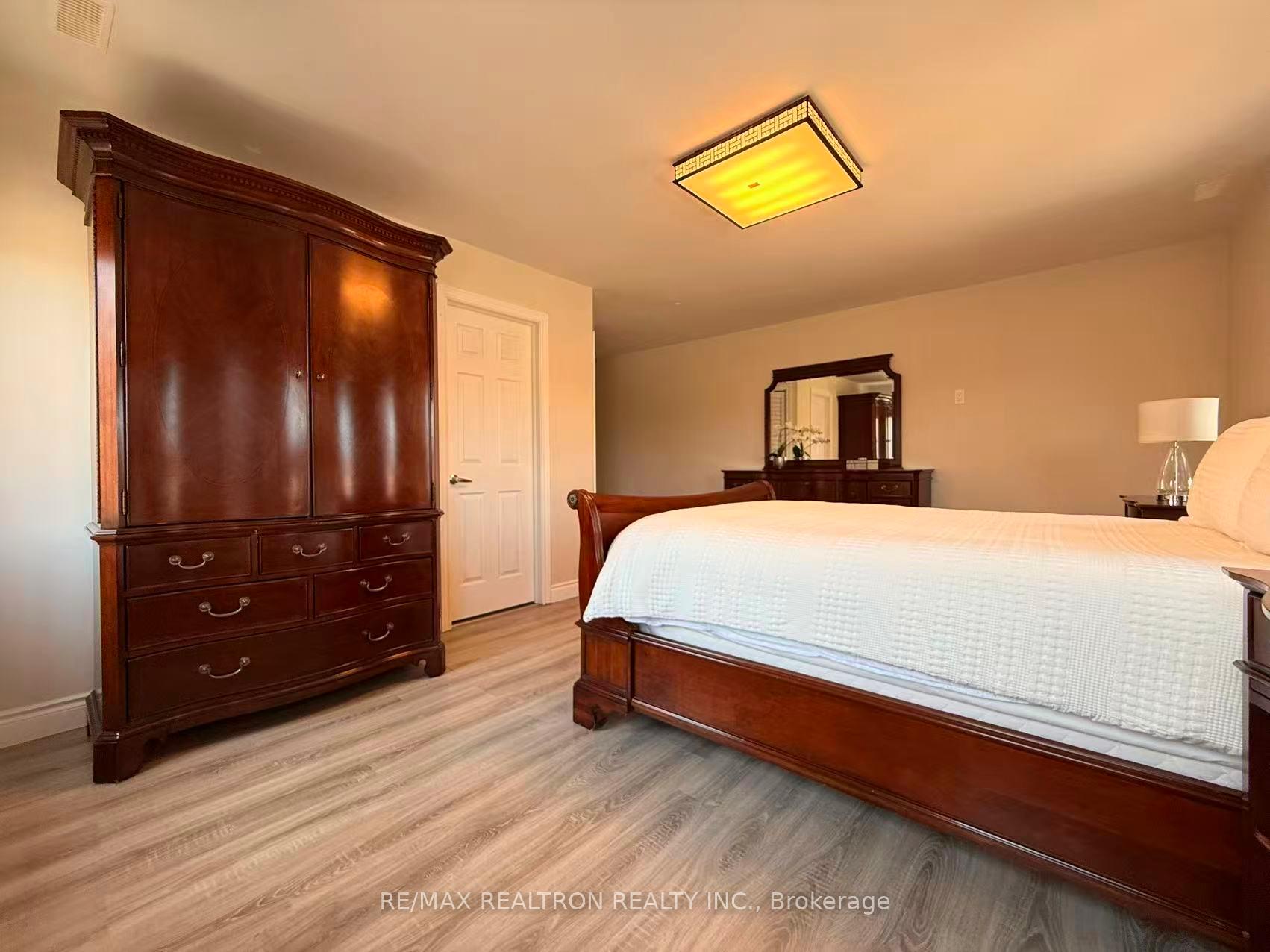 Photo 26 of 213 Roseheath Drive, Vaughan, Maple — HOMEH