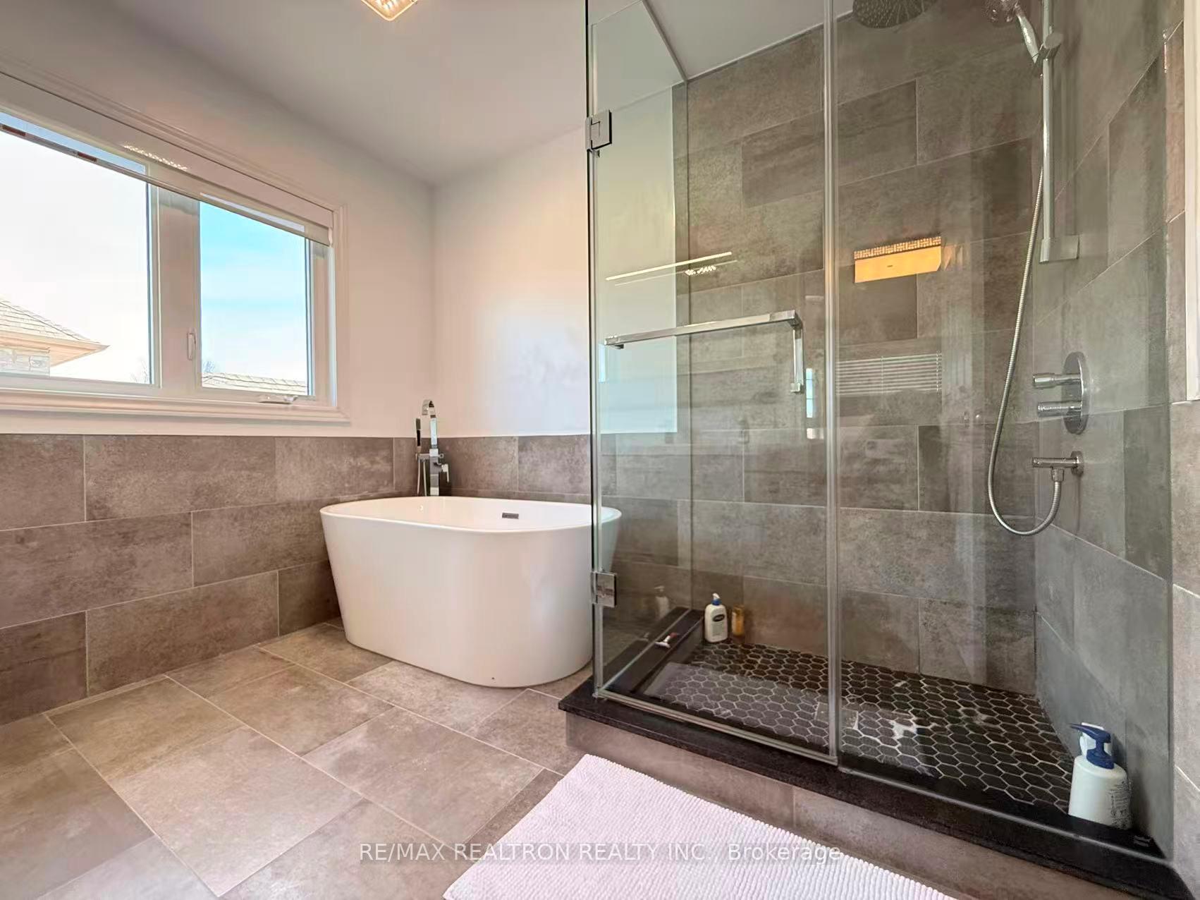 Photo 28 of 213 Roseheath Drive, Vaughan, Maple — HOMEH