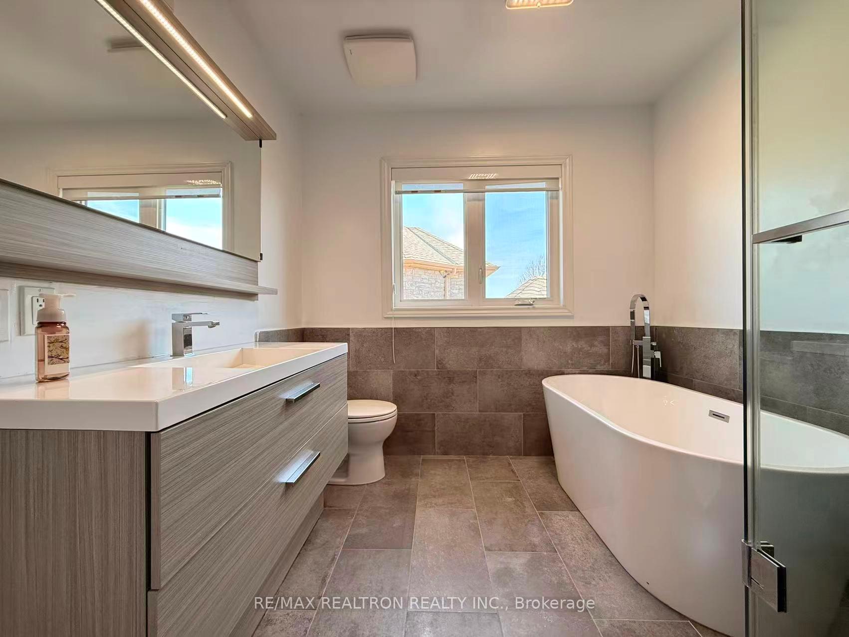 Photo 29 of 213 Roseheath Drive, Vaughan, Maple — HOMEH