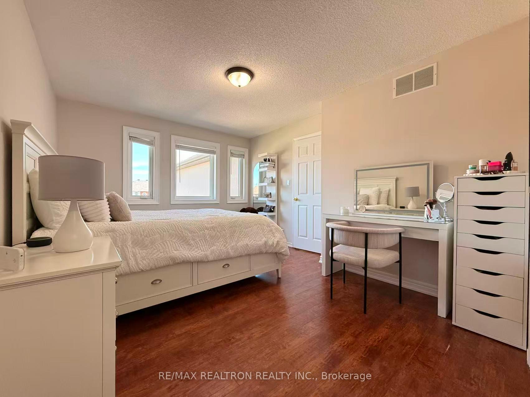 Photo 32 of 213 Roseheath Drive, Vaughan, Maple — HOMEH