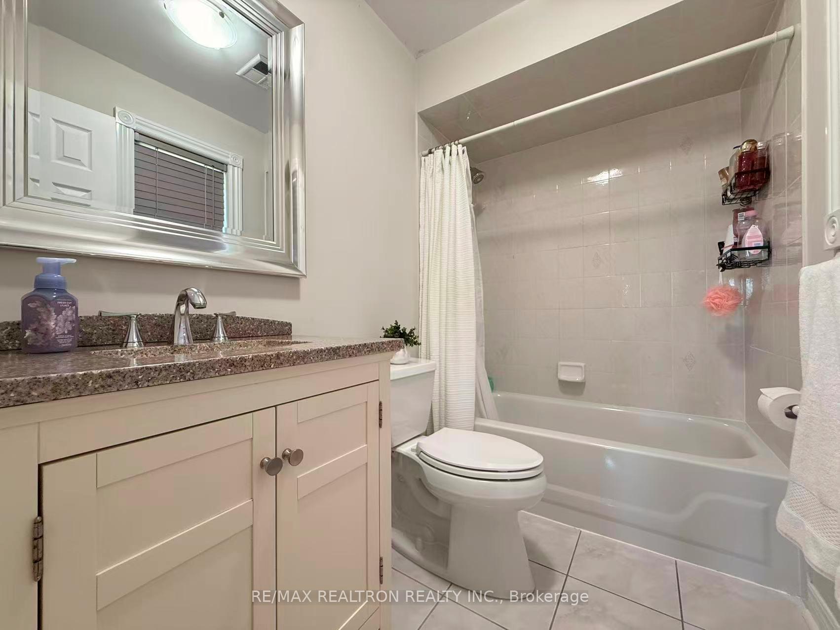 Photo 33 of 213 Roseheath Drive, Vaughan, Maple — HOMEH