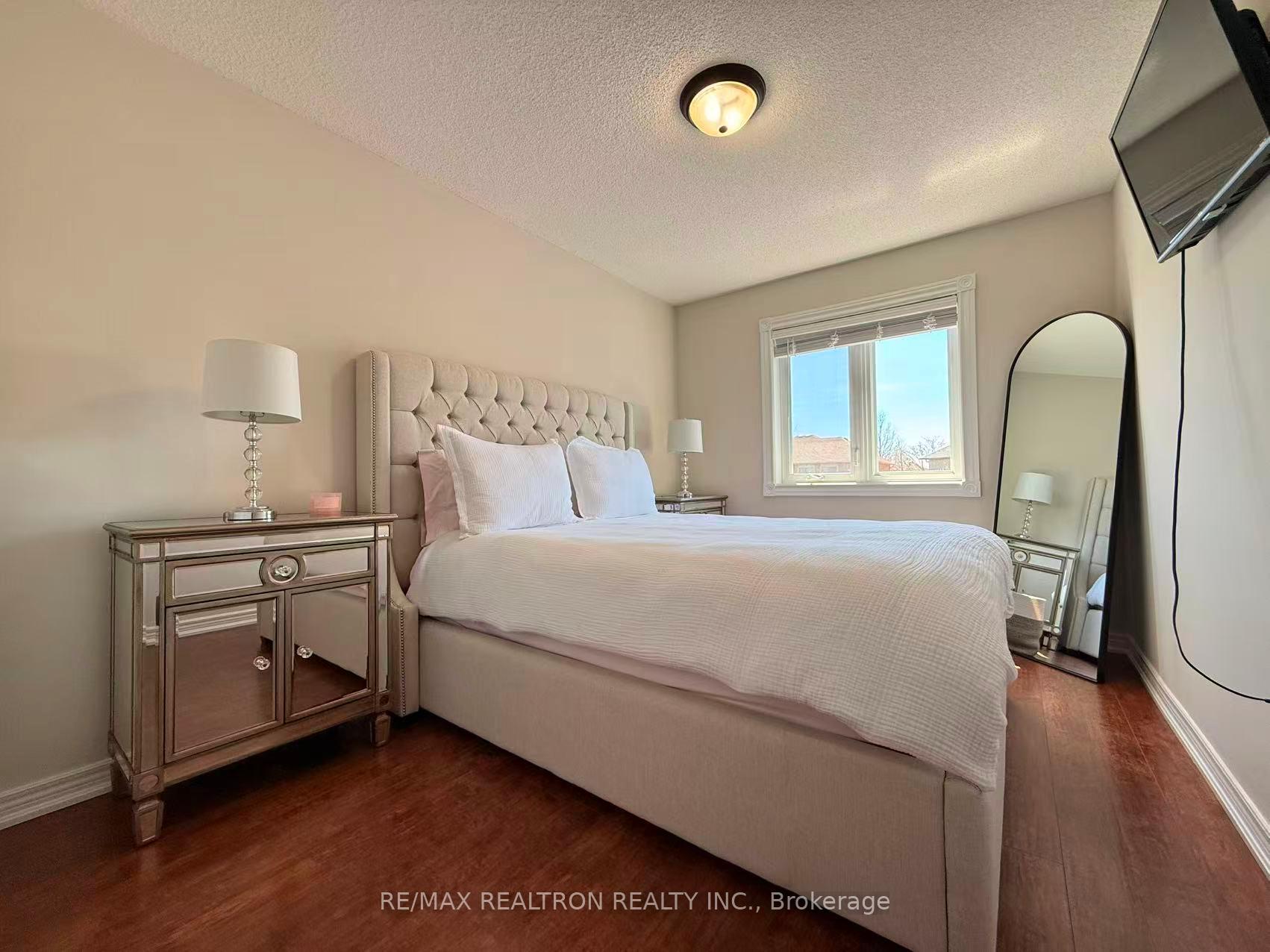 Photo 34 of 213 Roseheath Drive, Vaughan, Maple — HOMEH