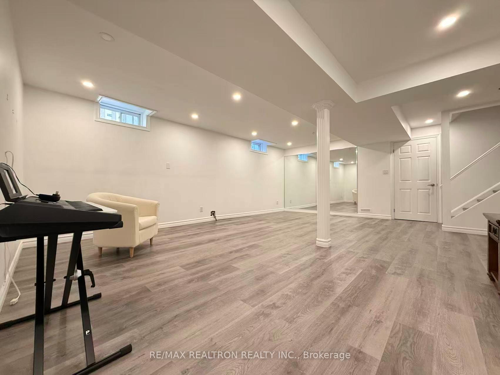 Photo 41 of 213 Roseheath Drive, Vaughan, Maple — HOMEH