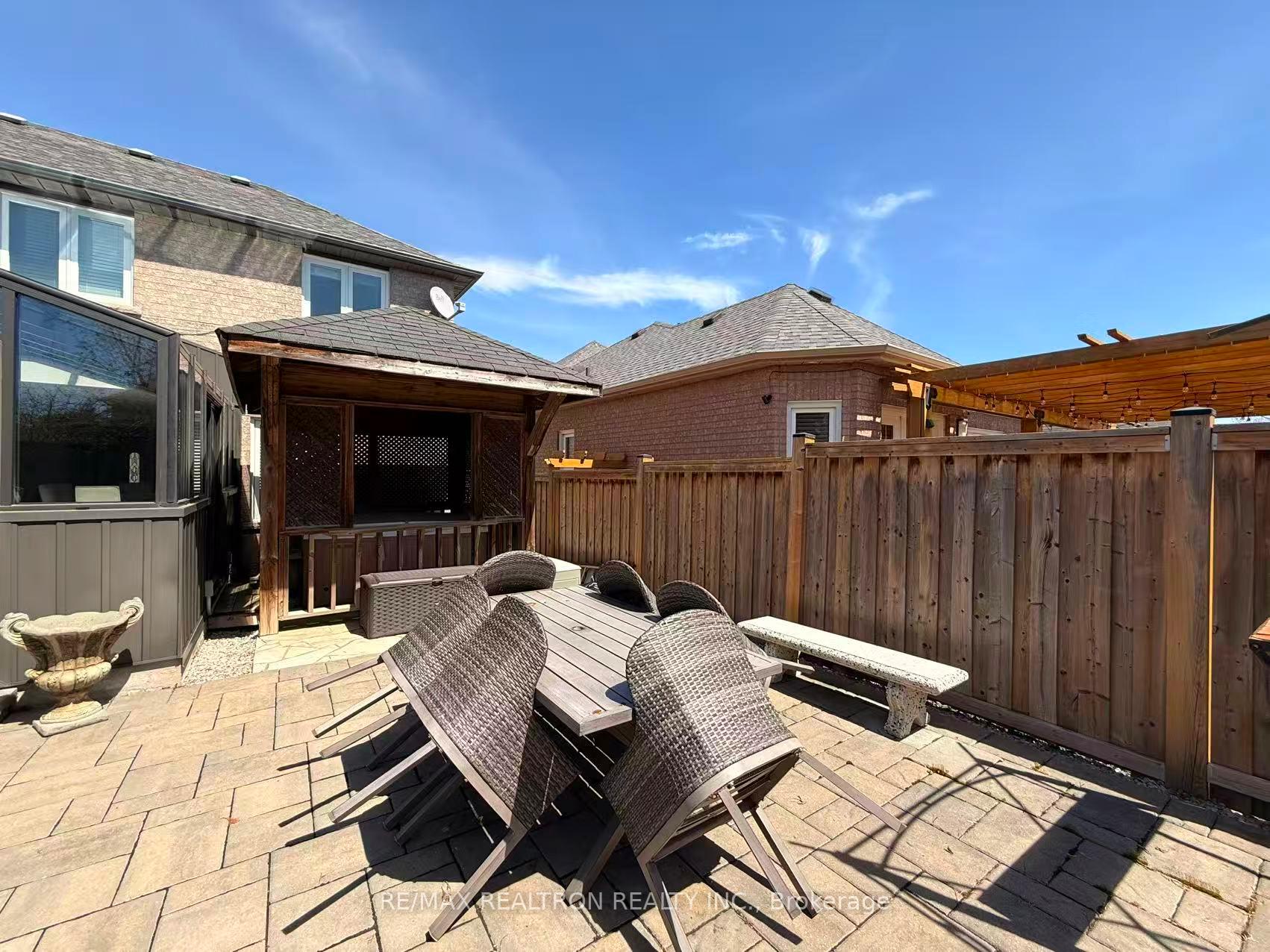 Photo 46 of 213 Roseheath Drive, Vaughan, Maple — HOMEH
