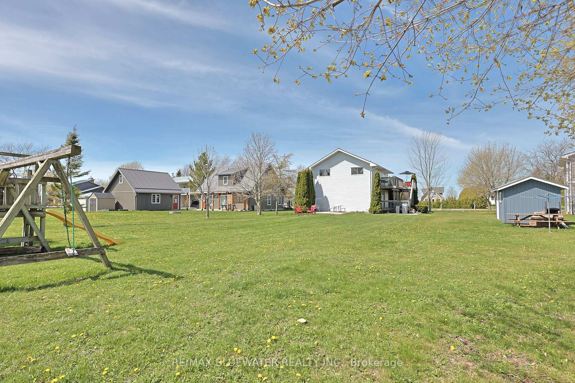 Photo 10 of 74156 Bluehaven Beach Drive, Bluewater, Stanley — HOMEH