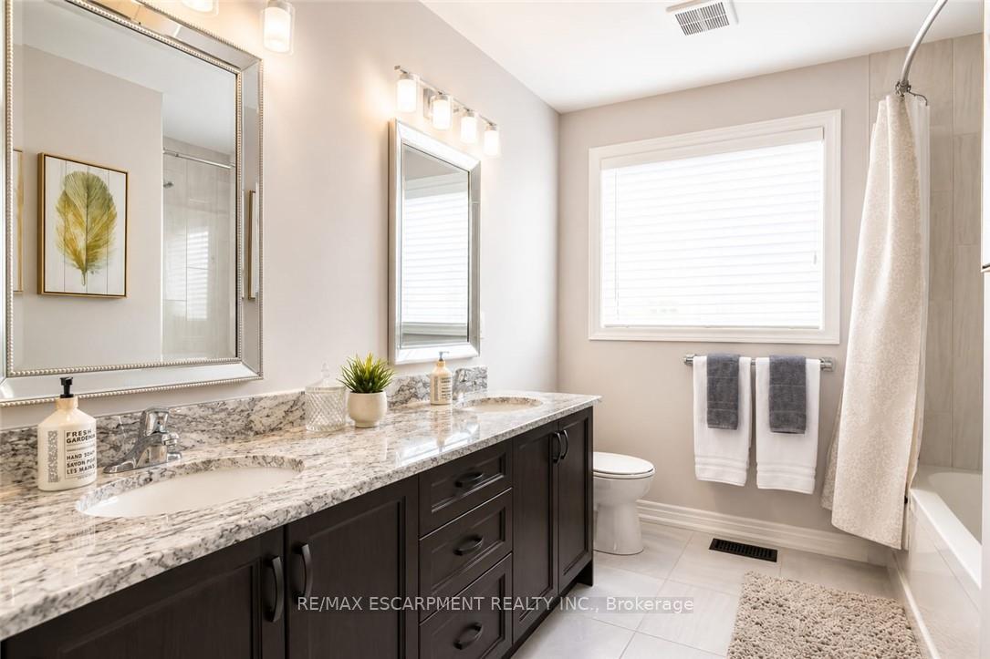Photo 16 of 41 Creanona Boulevard, Hamilton, Winona Park — HOMEH