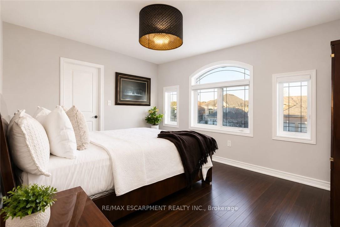Photo 18 of 41 Creanona Boulevard, Hamilton, Winona Park — HOMEH