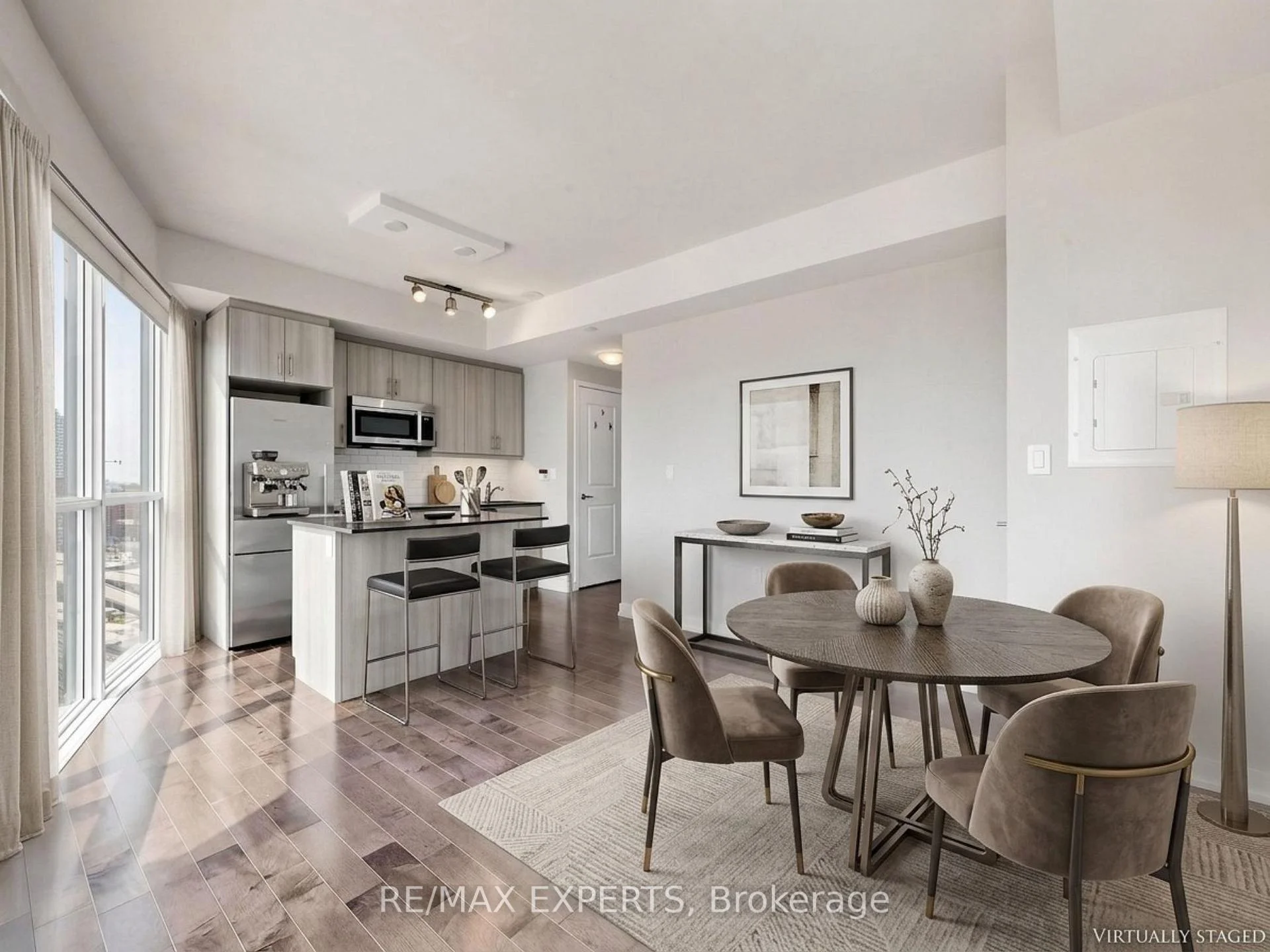 Photo 8 of Unit 2305, 1 The Esplanade Drive, Toronto, Waterfront Communities — HOMEH