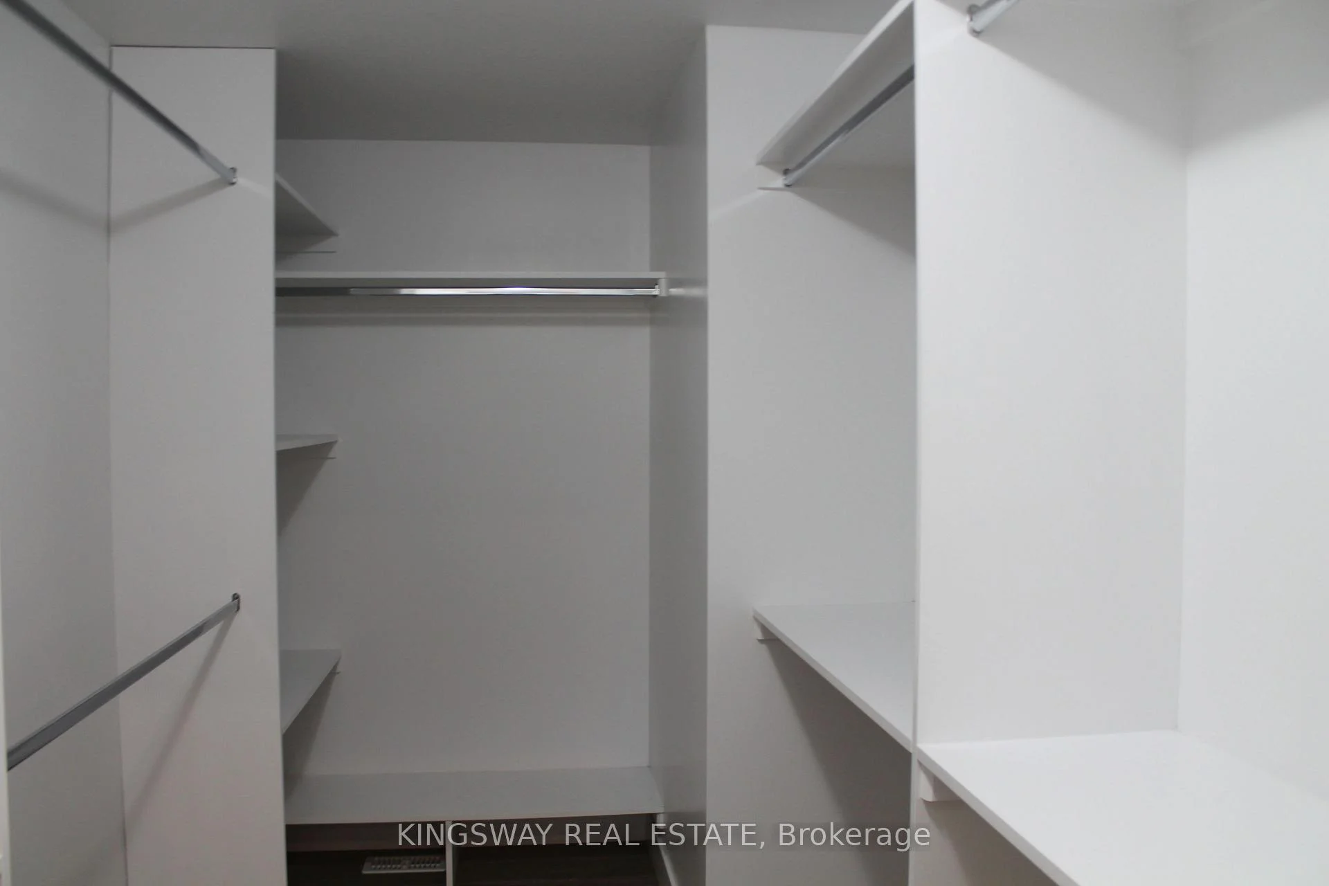 Photo 16 of 2255 Constance Avenue, London, South Y — HOMEH
